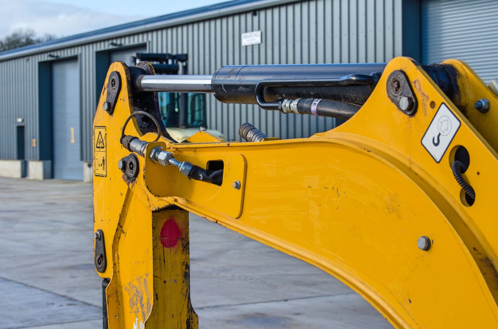 JCB 15 C-1 1.5 tonne rubber tracked mini excavator Year: 2019 S/N: 2710370 Recorded Hours: 783 - Image 16 of 24