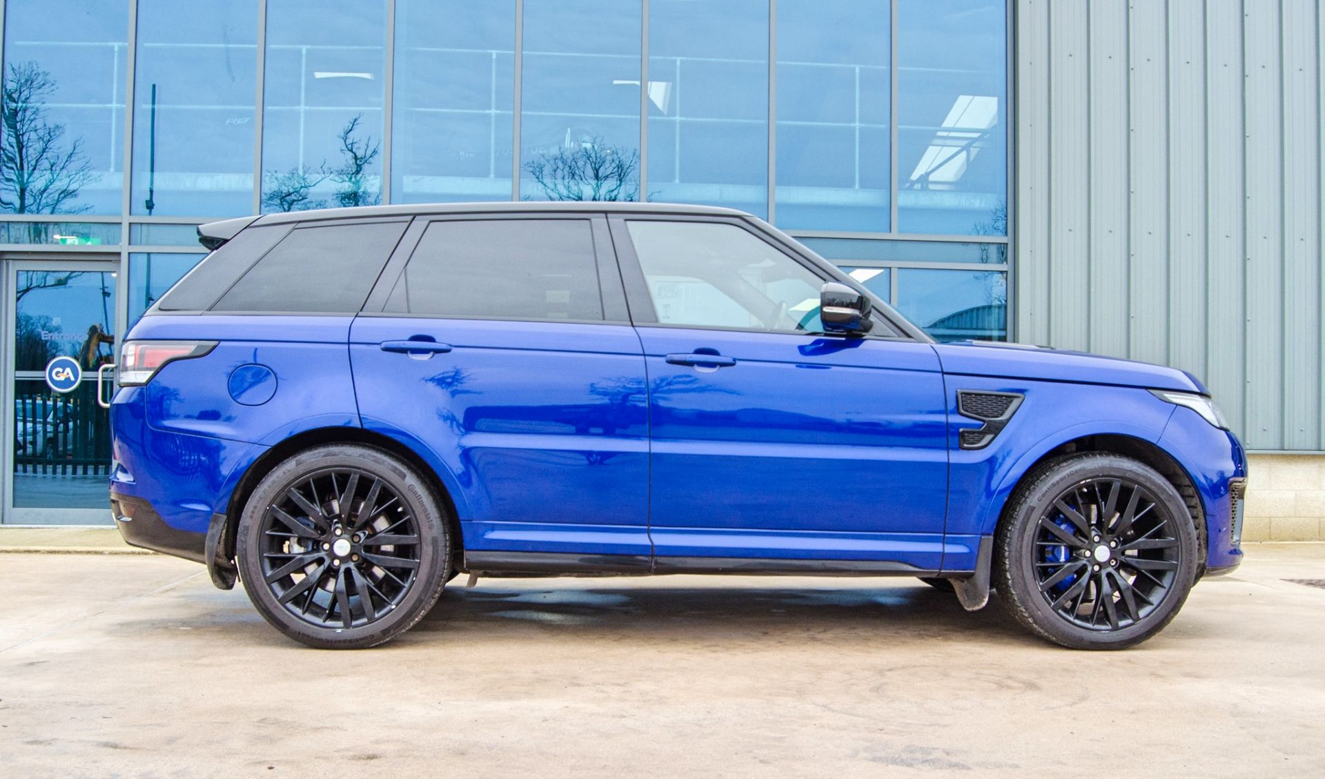 Range Rover Sport SVR 5 litre V8 Supercharged petrol automatic estate Registration Number: AE65 - Image 6 of 42