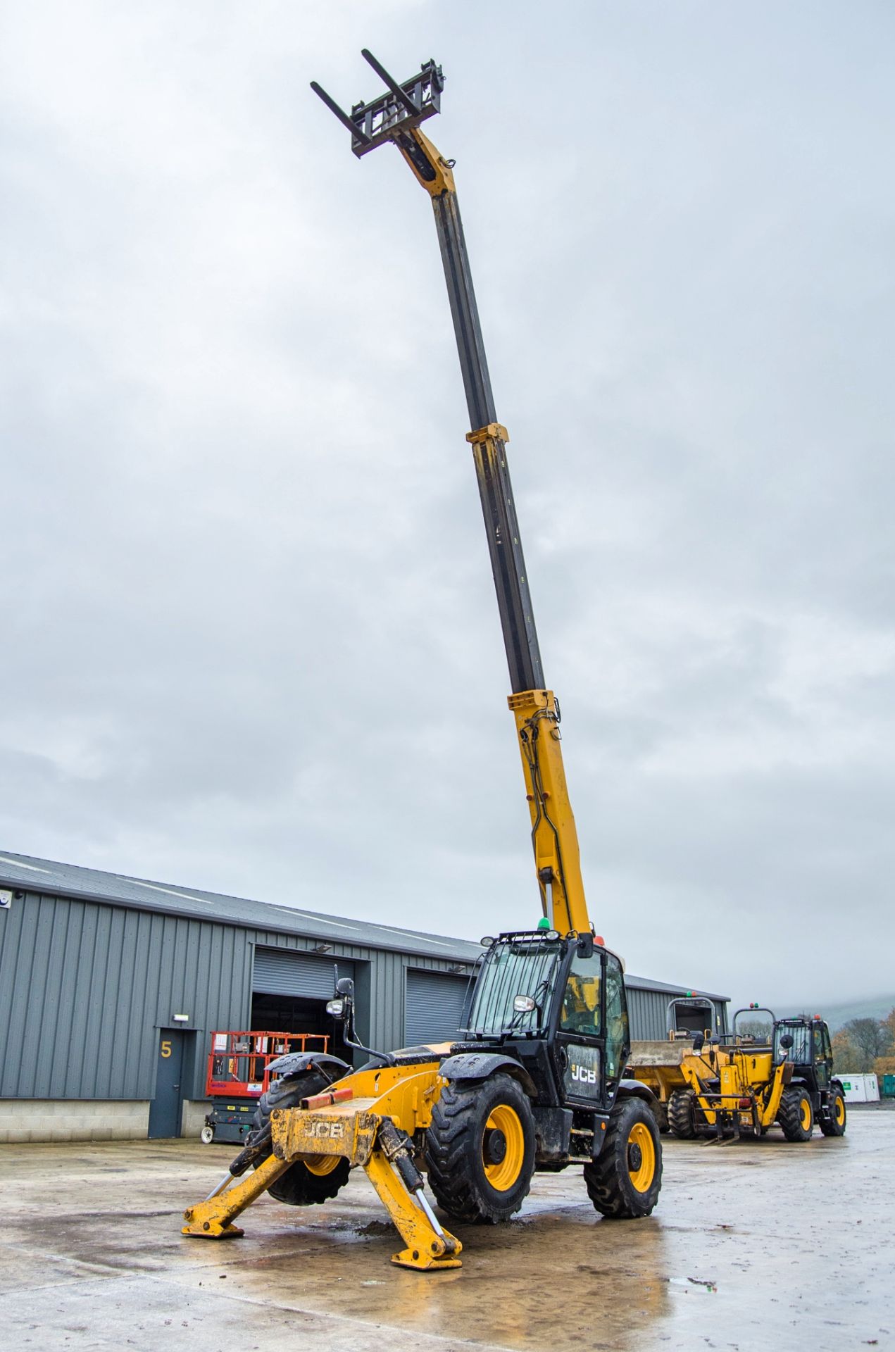 JCB 535-125 Hi-Viz 12.5 metre telescopic handler Year: 2015 S/N: 2348540 Recorded Hours: 4358 - Image 9 of 24