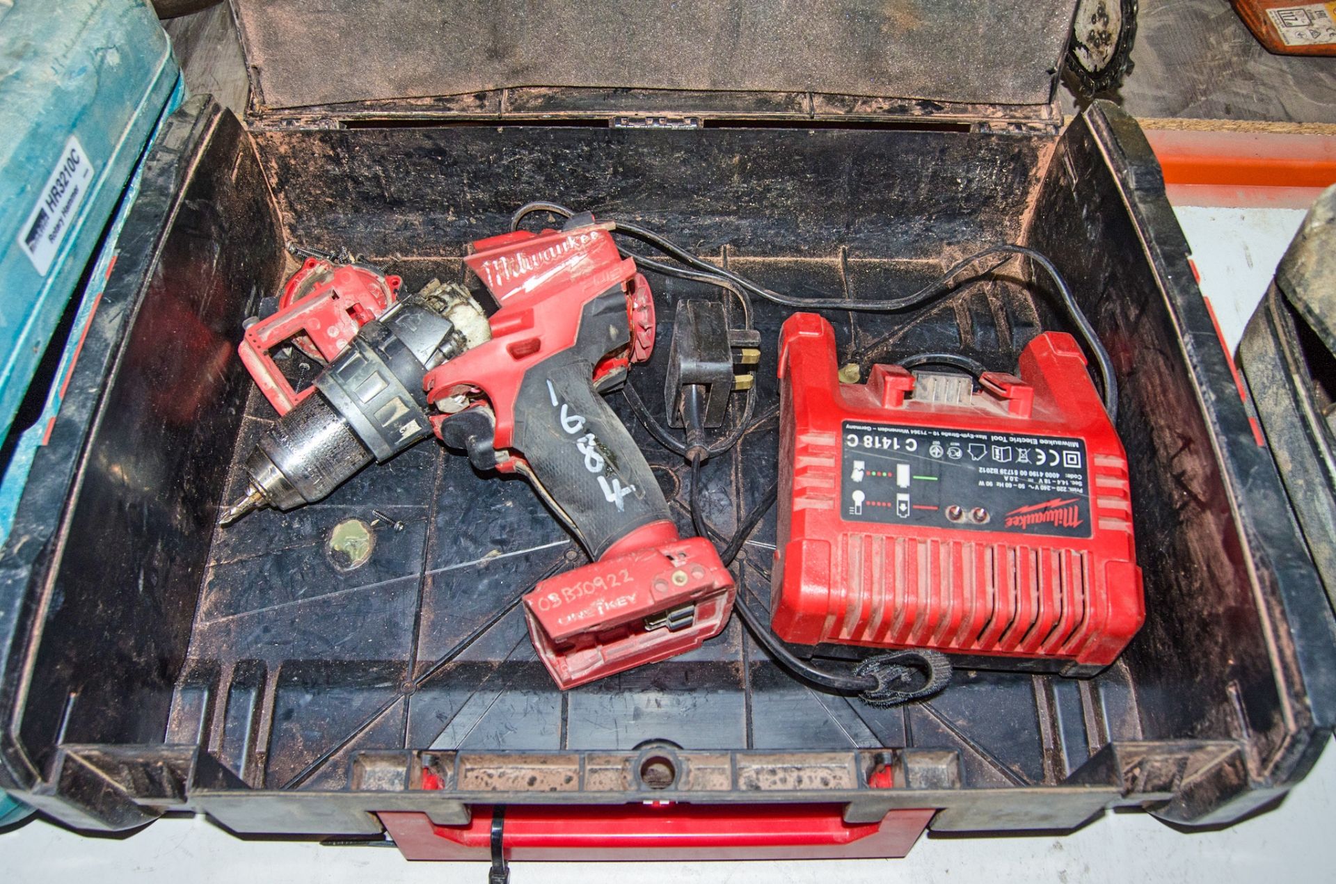 Milwaukee 18v cordless drill for spares c/w charger and carry case