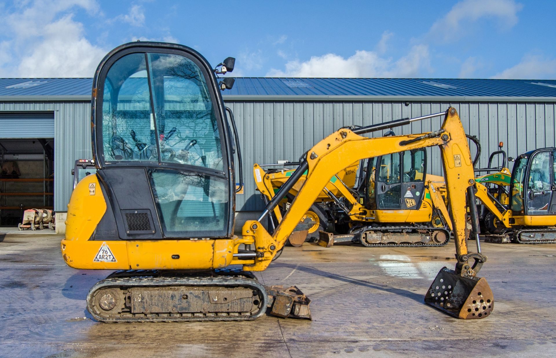 JCB 8018 CTS 1.5 tonne rubber tracked mini excavator Year: 2017 S/N: 245475 Recorded Hours: 2074 - Image 8 of 25