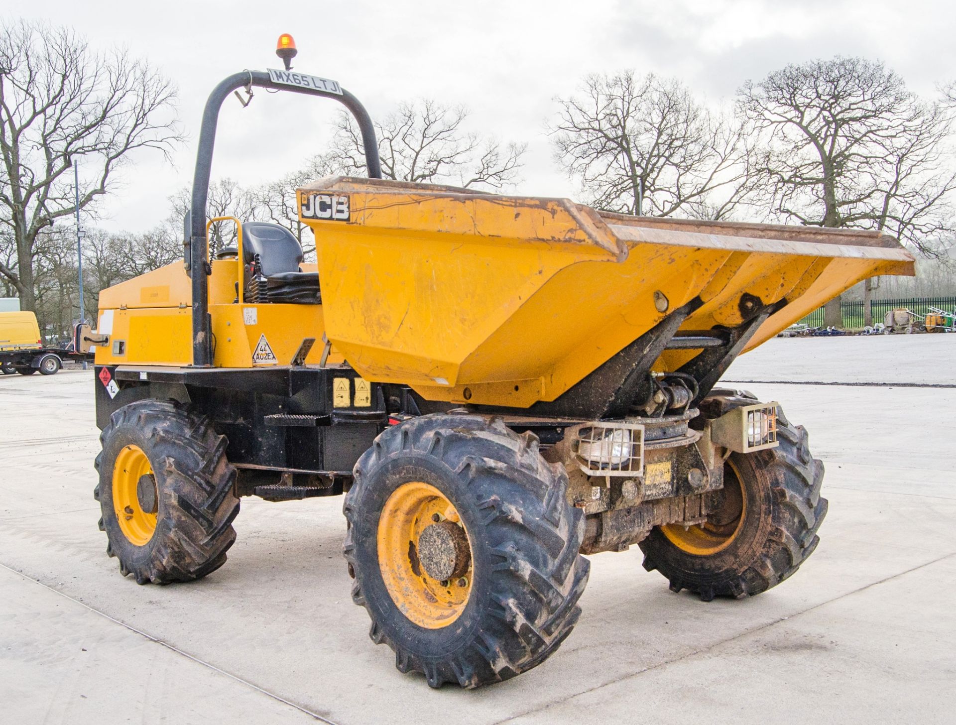 JCB 6 tonne swivel skip dumper Year: 2016 S/N: EGGRL9759 Recorded Hours: 1796 A727445 c/w V5C - Image 2 of 22