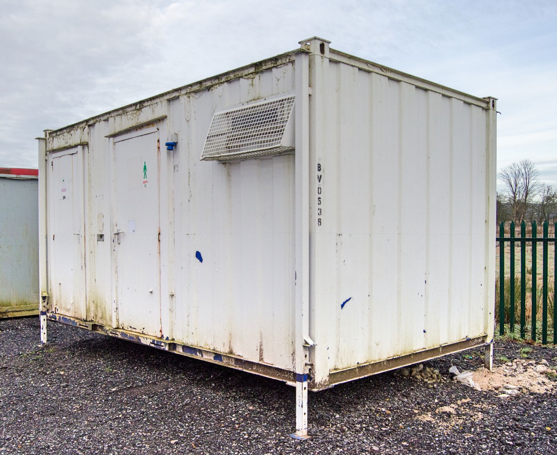 16ft x 9ft steel 3+1 toilet site unit Comprising of: Gents toilet(3 - cubicles, 3 - urinals & 3-
