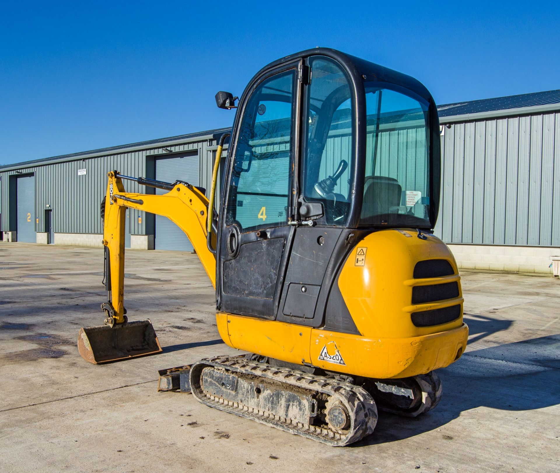 JCB 8018 CTS 1.5 tonne rubber tracked mini excavator Year: 2017 S/N: 2583619 Recorded Hours: 2700 - Image 3 of 26