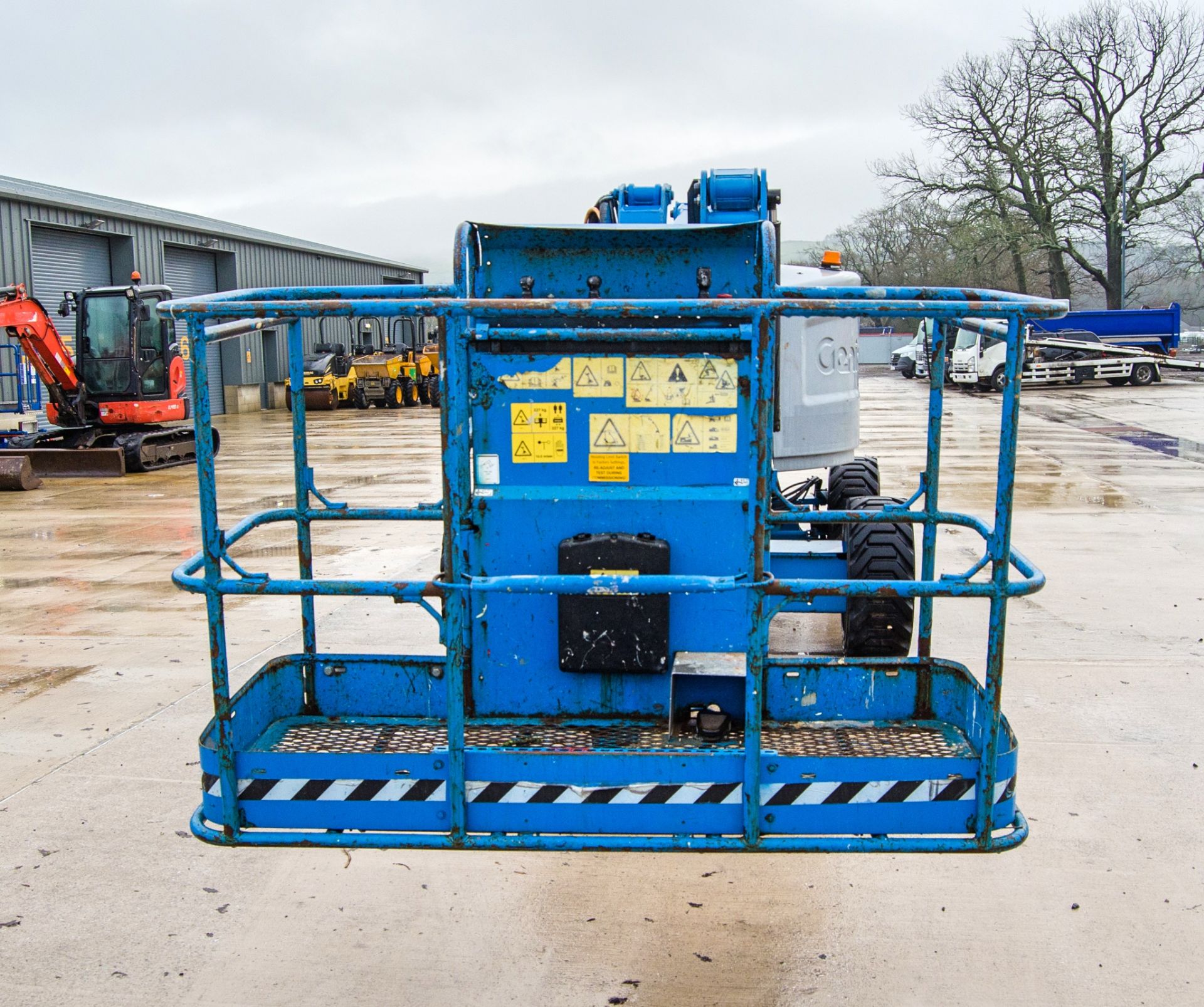 Genie Z45/25J diesel/battery electric 4 wheel drive articulated boom lift access platform Year: 2014 - Image 5 of 19