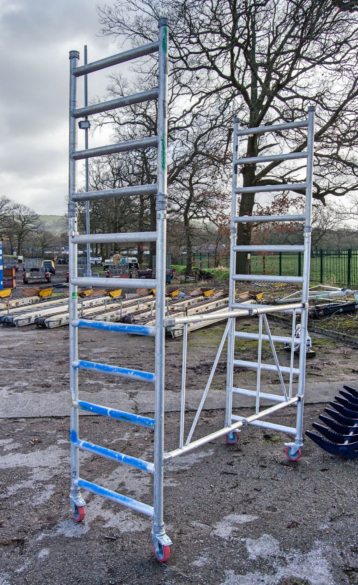 Aluminium mobile scaffold frame A1179917 - Image 2 of 2