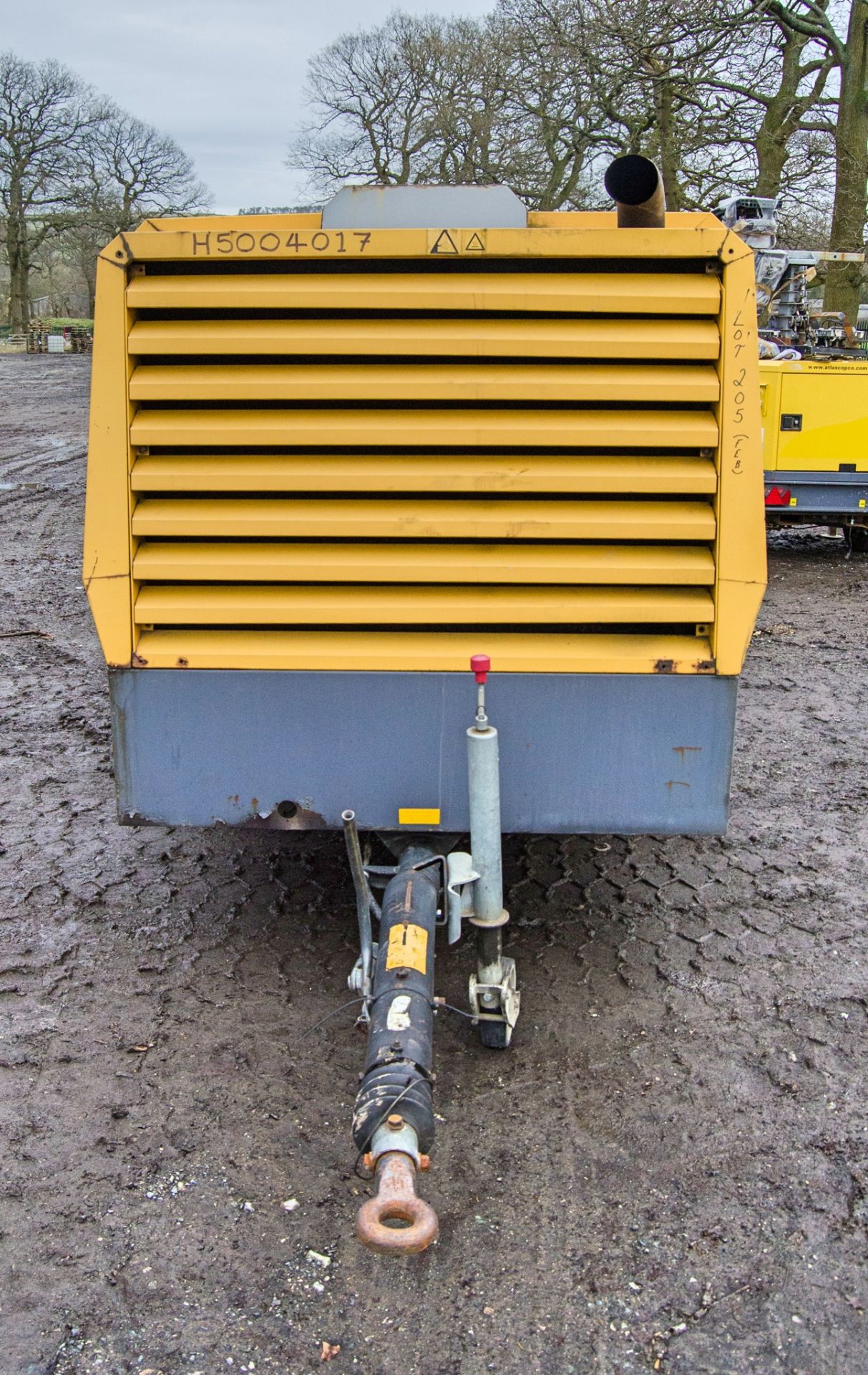 Atlas Copco XAHS 237 diesel driven fast tow mobile air compressor Year: 2008 S/N: 80731015 - Image 5 of 9