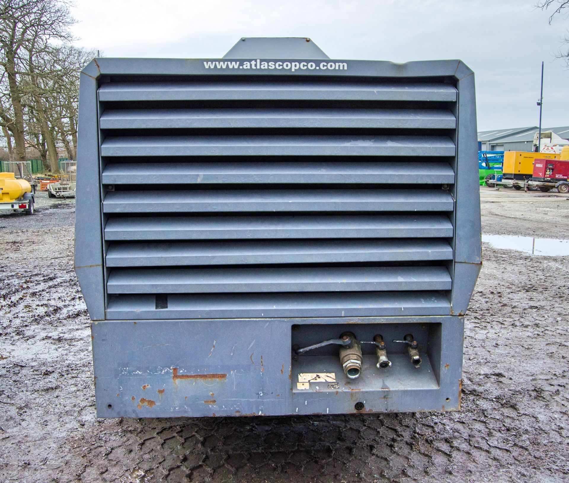 Atlas Copco XAHS 237 diesel driven fast tow mobile air compressor Year: 2008 S/N: 80731015 - Image 6 of 9