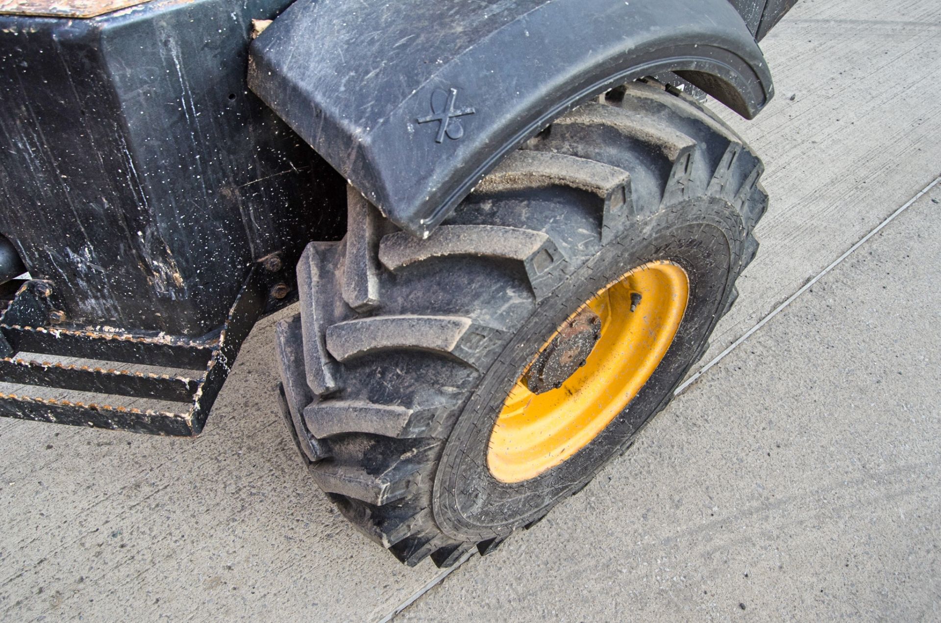 JCB 3 tonne swivel skip dumper Year: 2015 S/N: EFFRF8427 Recorded Hours: 1247 c/w V5C registration - Image 15 of 25