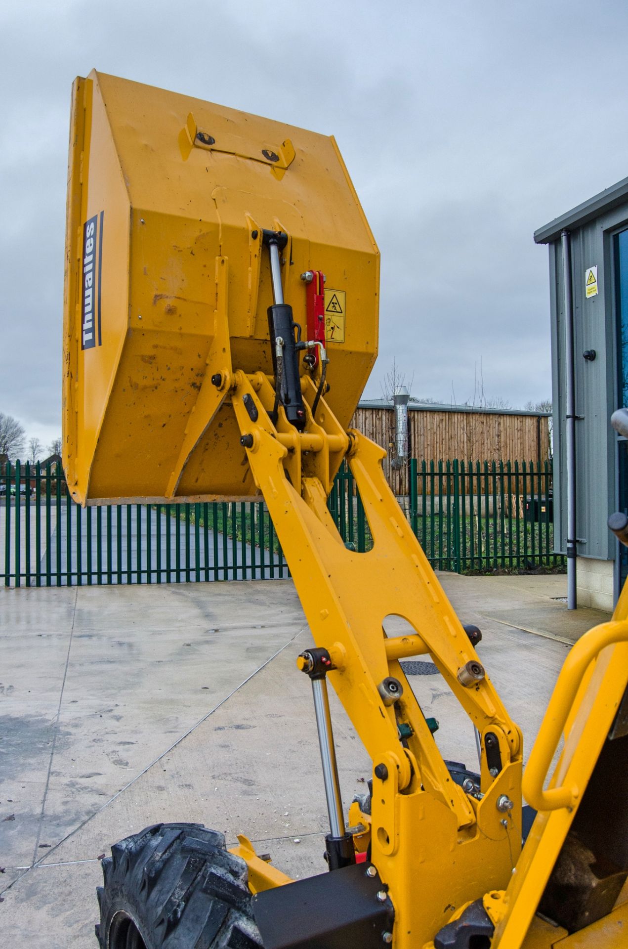 Thwaites 1 tonne hi-tip dumper Year: 2021 S/N: 210F4250 Recorded Hours: 379 - Image 12 of 22