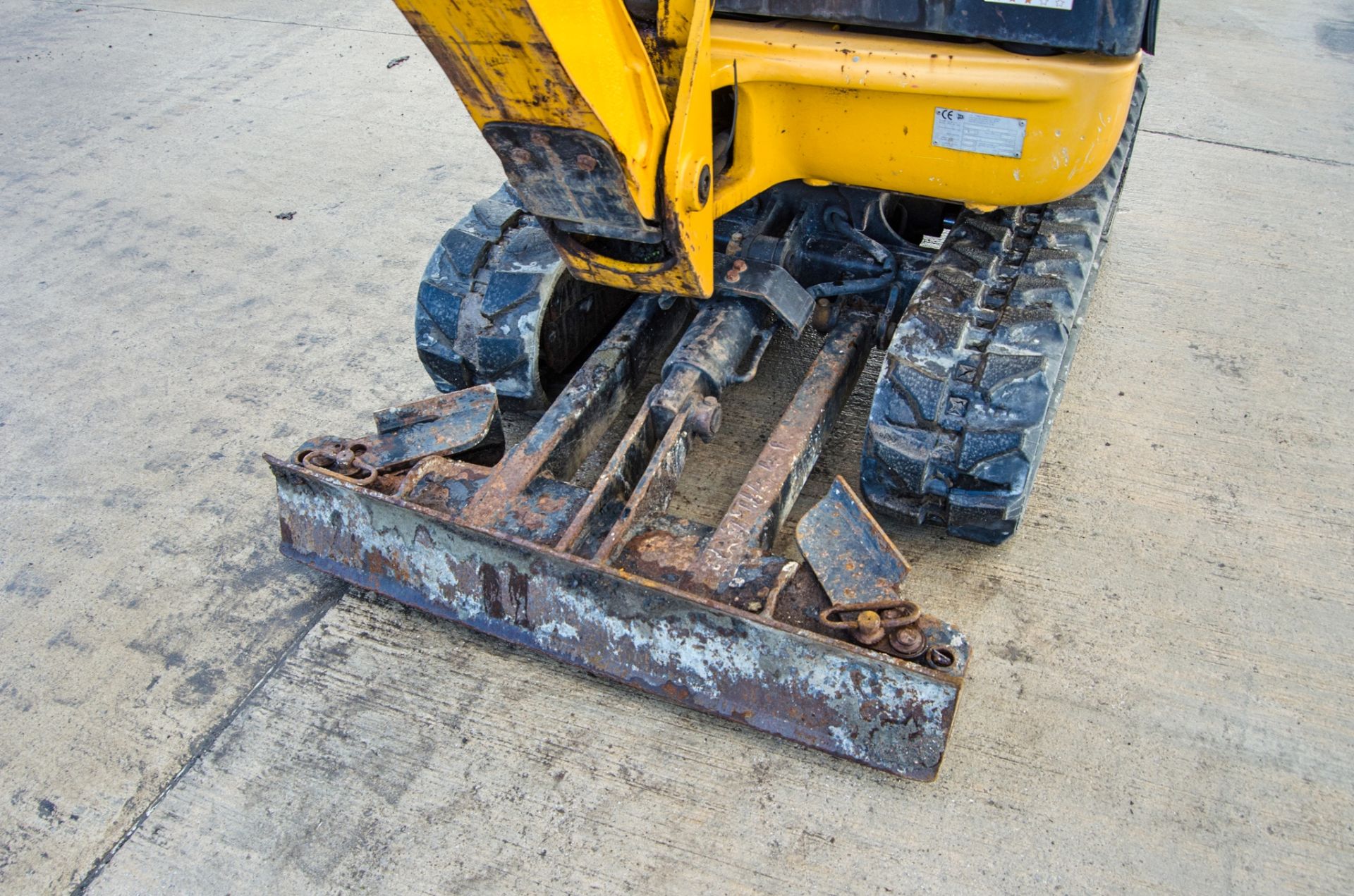 JCB 8018 CTS 1.5 tonne rubber tracked mini excavator Year: 2017 S/N: 2545640 Recorded Hours: 1679 - Image 17 of 26