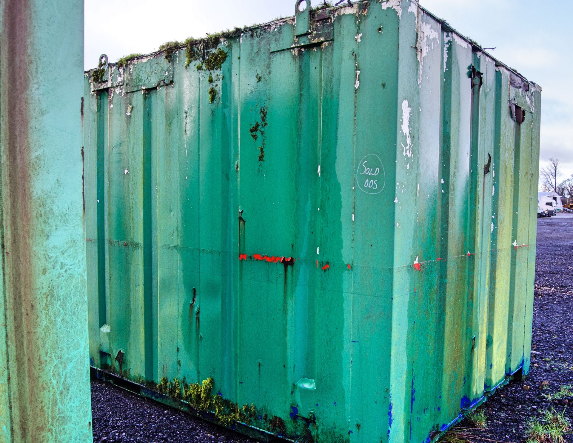 10ft x 8ft steel anti-vandal office site unit c/w keys ** No VAT on hammer but VAT will be charged - Image 4 of 6