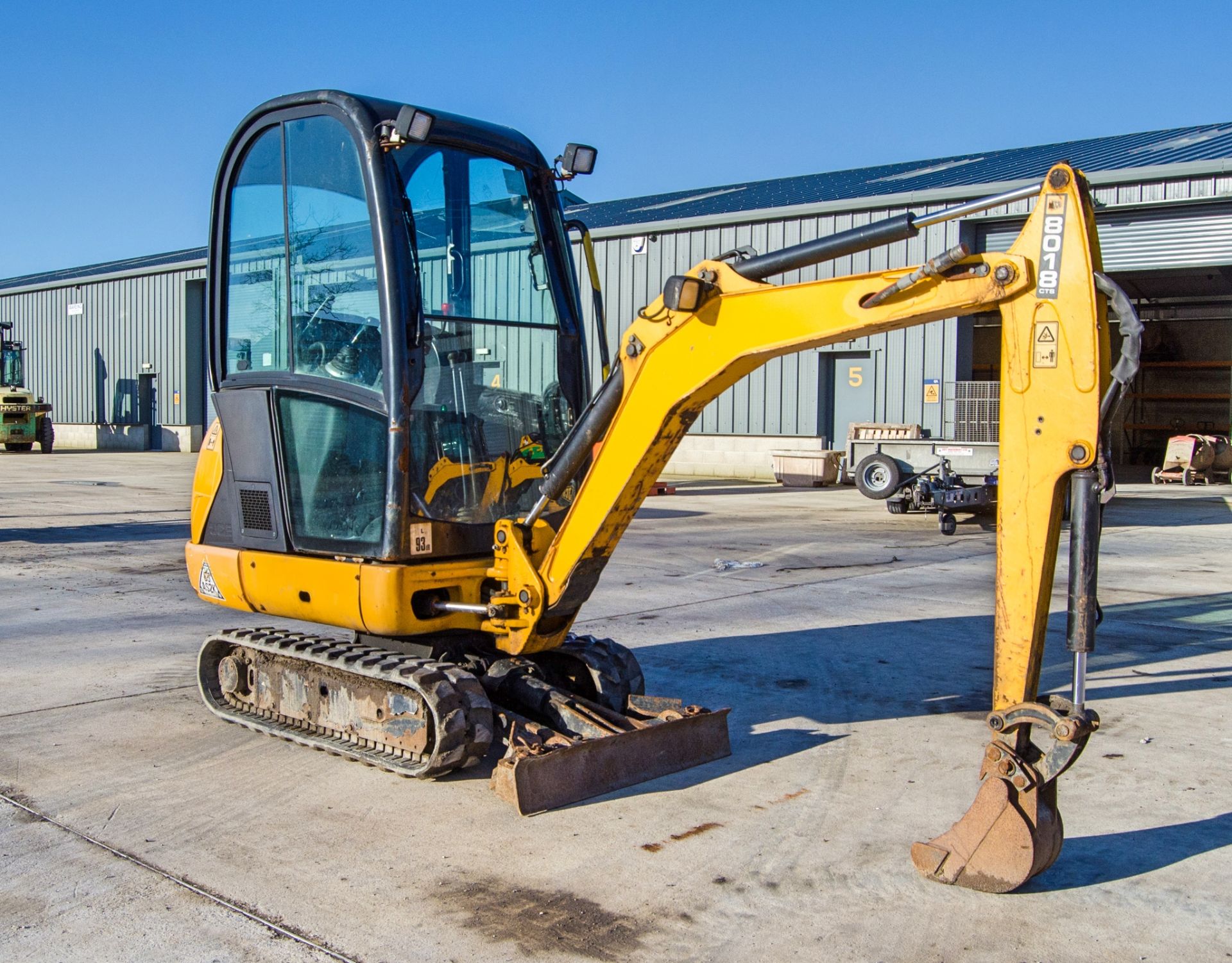 JCB 8018 CTS 1.5 tonne rubber tracked mini excavator Year: 2017 S/N: 2583538 Recorded Hours: 1950 - Image 2 of 26