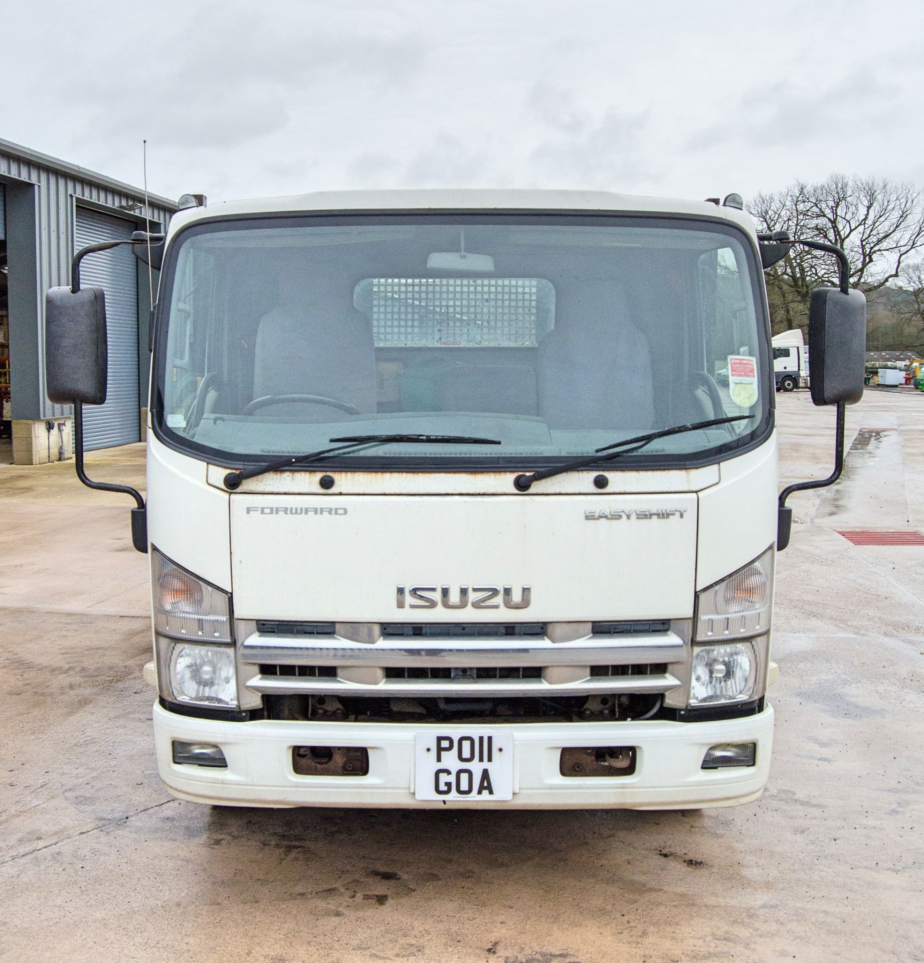 Isuzu N75.190 7.5 tonne automatic tipper lorry Registration Number: PO11 GOA Date of Registration: - Image 5 of 29