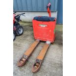 Linde T20 battery electric pallet truck ** No charger ** A730118