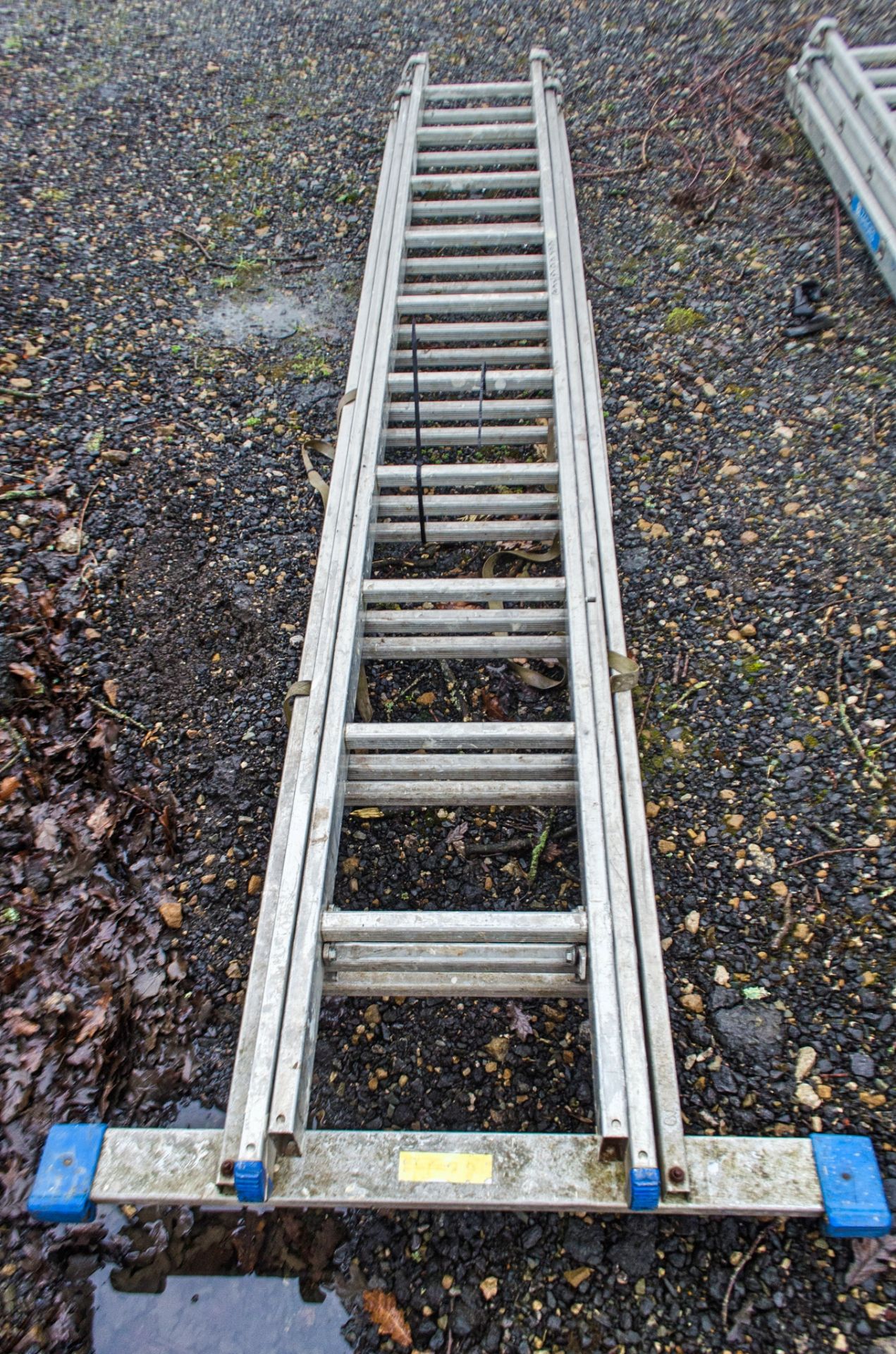 Zarges 3 stage aluminium ladder 33450327