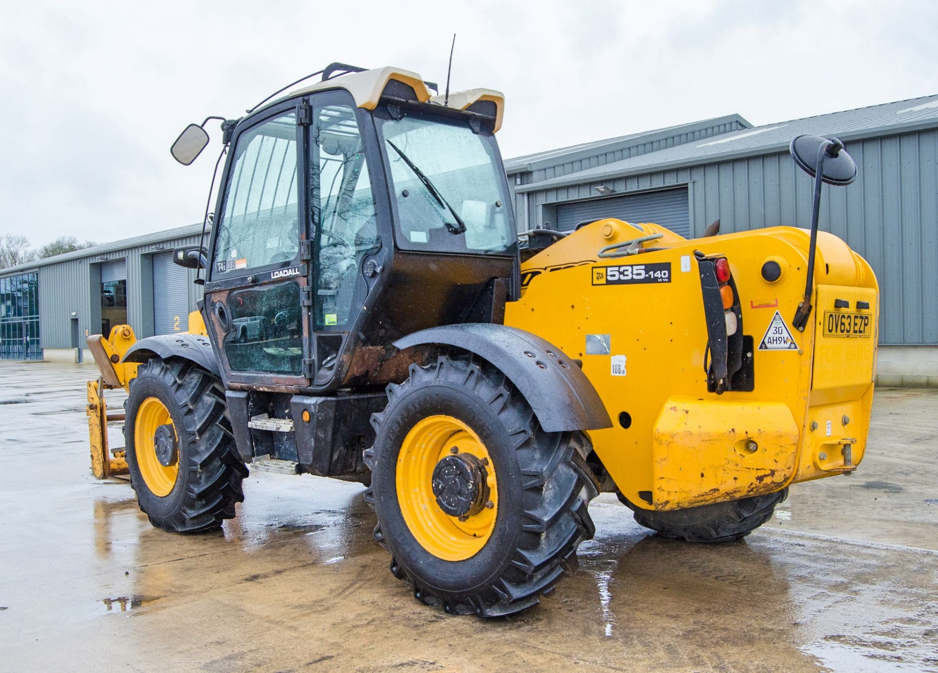 JCB 535-140 Hi-Viz T4i IIIB 14 metre telescopic handler Year: 2013 S/N: 2178333 Recorded Hours: 5812 - Image 4 of 25