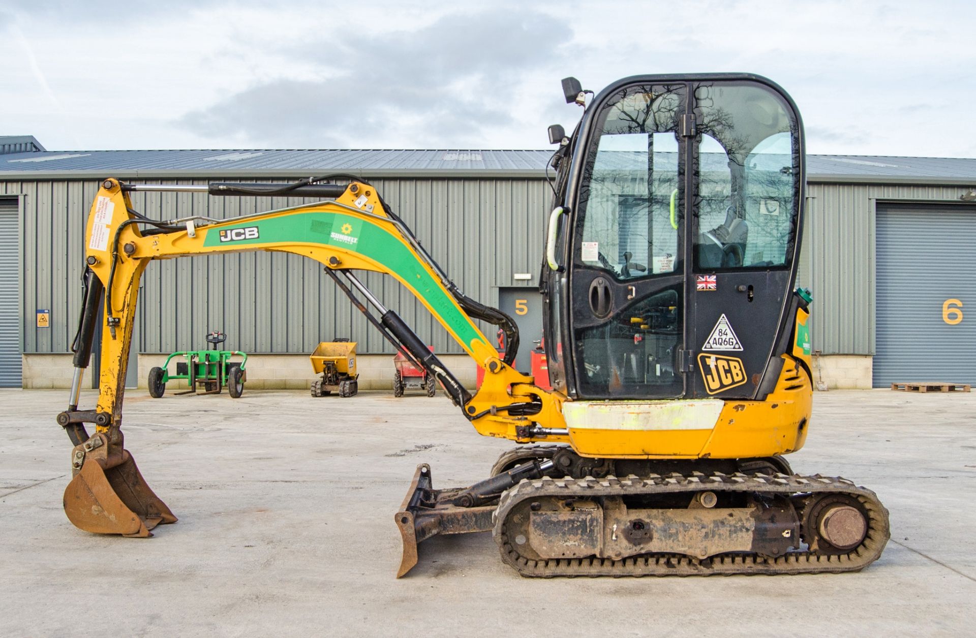 JCB 8025 ZTS 2.5 tonne rubber tracked mini excavator Year: 2017 S/N: 2227658 Recorded Hours: 2044 - Image 7 of 25