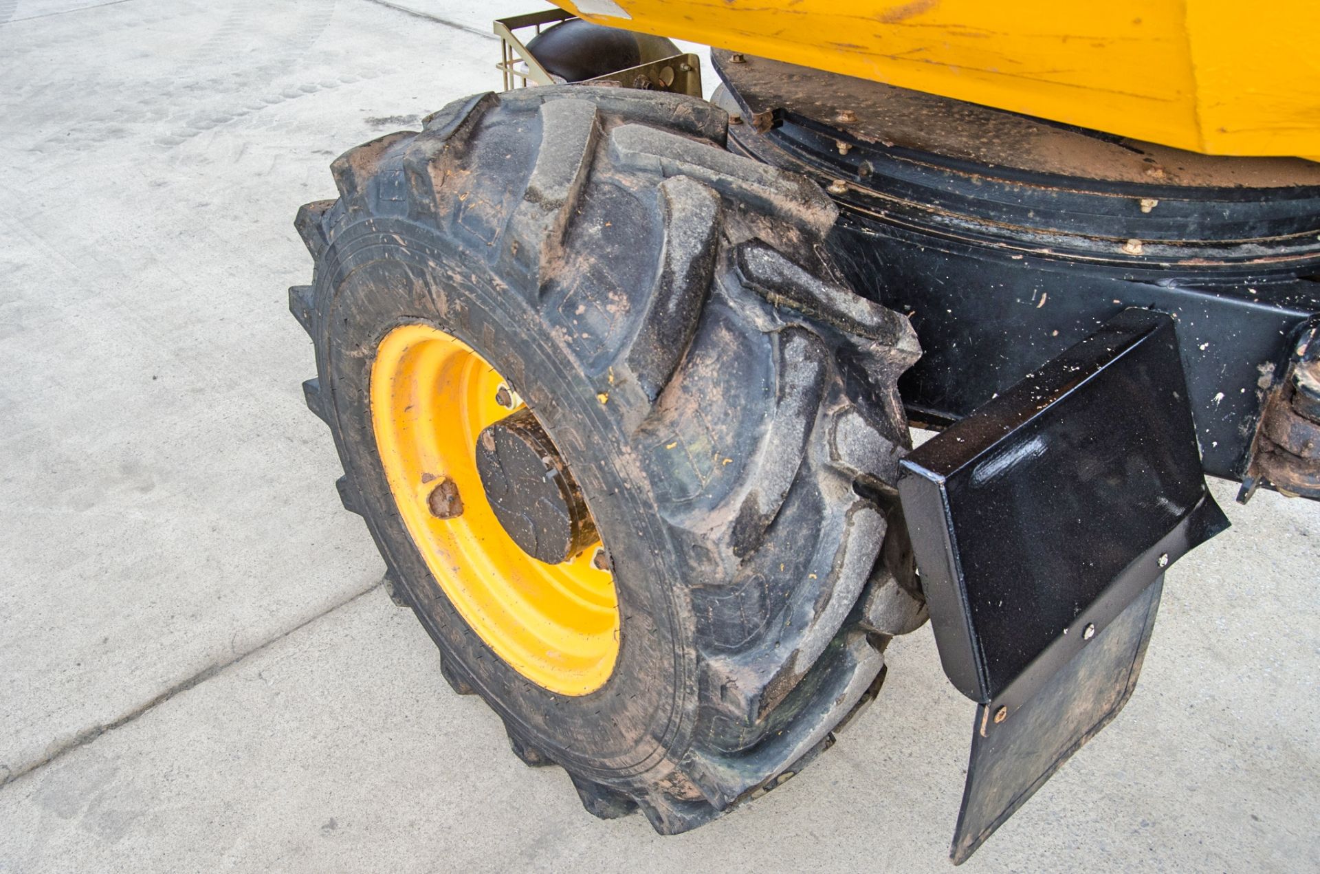 JCB 6 tonne swivel skip dumper Year: 2016 S/N: EGGRL9759 Recorded Hours: 1796 A727445 c/w V5C - Image 11 of 22