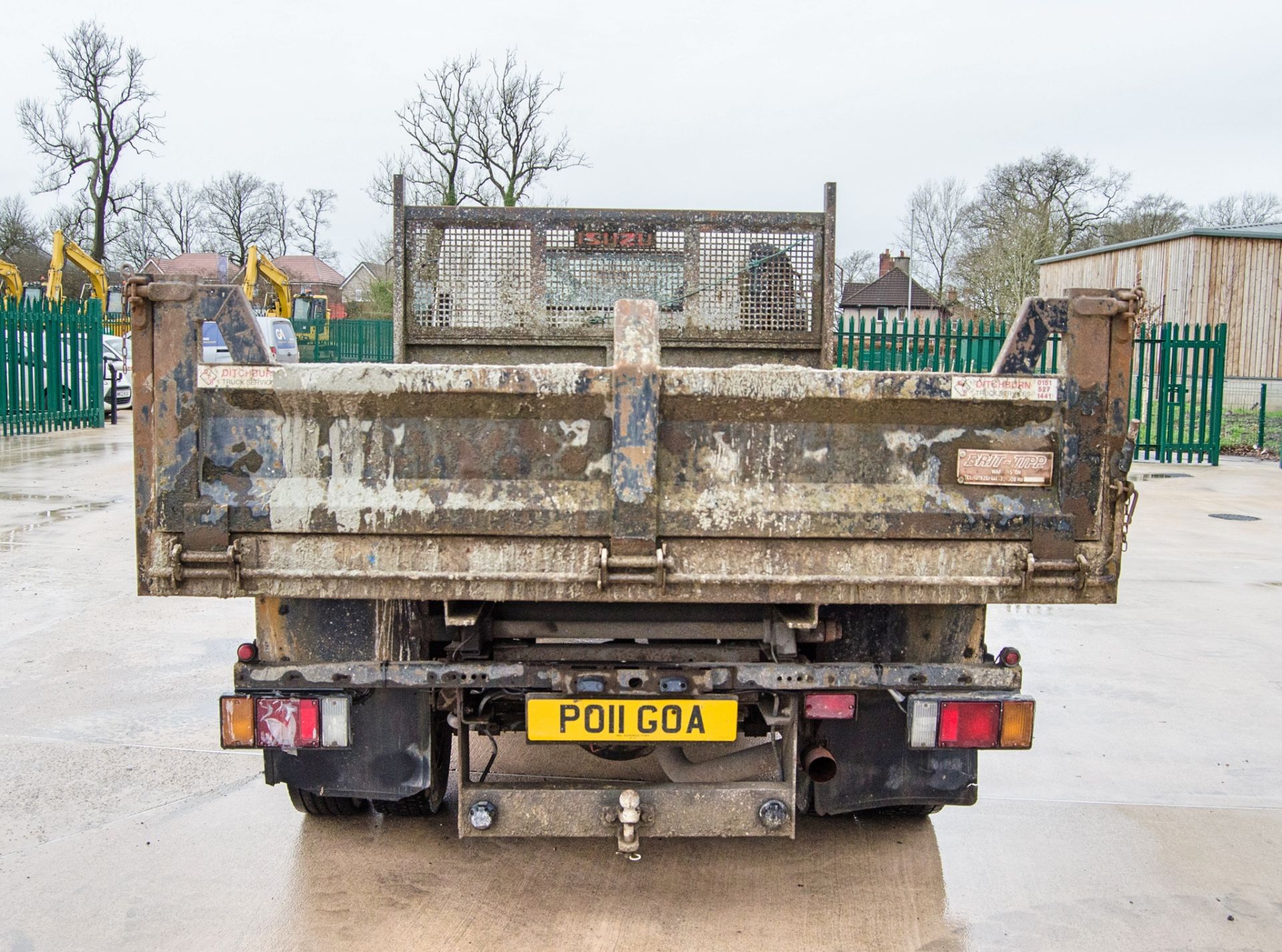 Isuzu N75.190 7.5 tonne automatic tipper lorry Registration Number: PO11 GOA Date of Registration: - Image 6 of 29