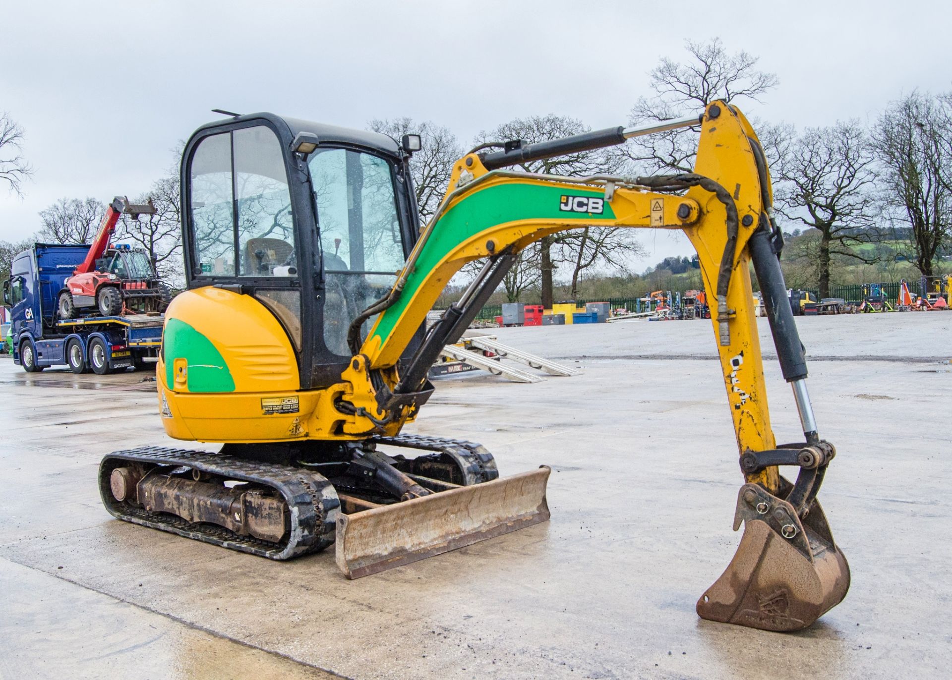 JCB 8025 ZTS 2.5 tonne rubber tracked mini excavator Year: 2015 S/N: 2226812 Recorded Hours: 2476 - Image 2 of 25