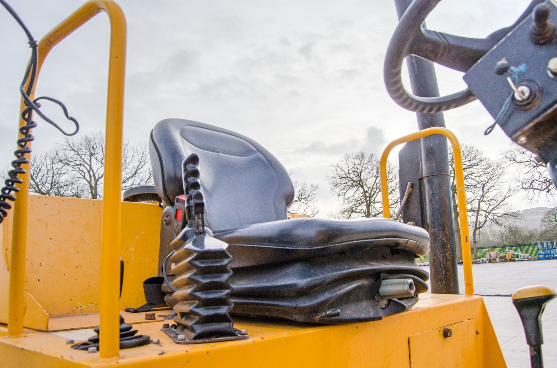 JCB 6 tonne swivel skip dumper Year: 2016 S/N: EGGRL9759 Recorded Hours: 1796 A727445 c/w V5C - Image 15 of 22