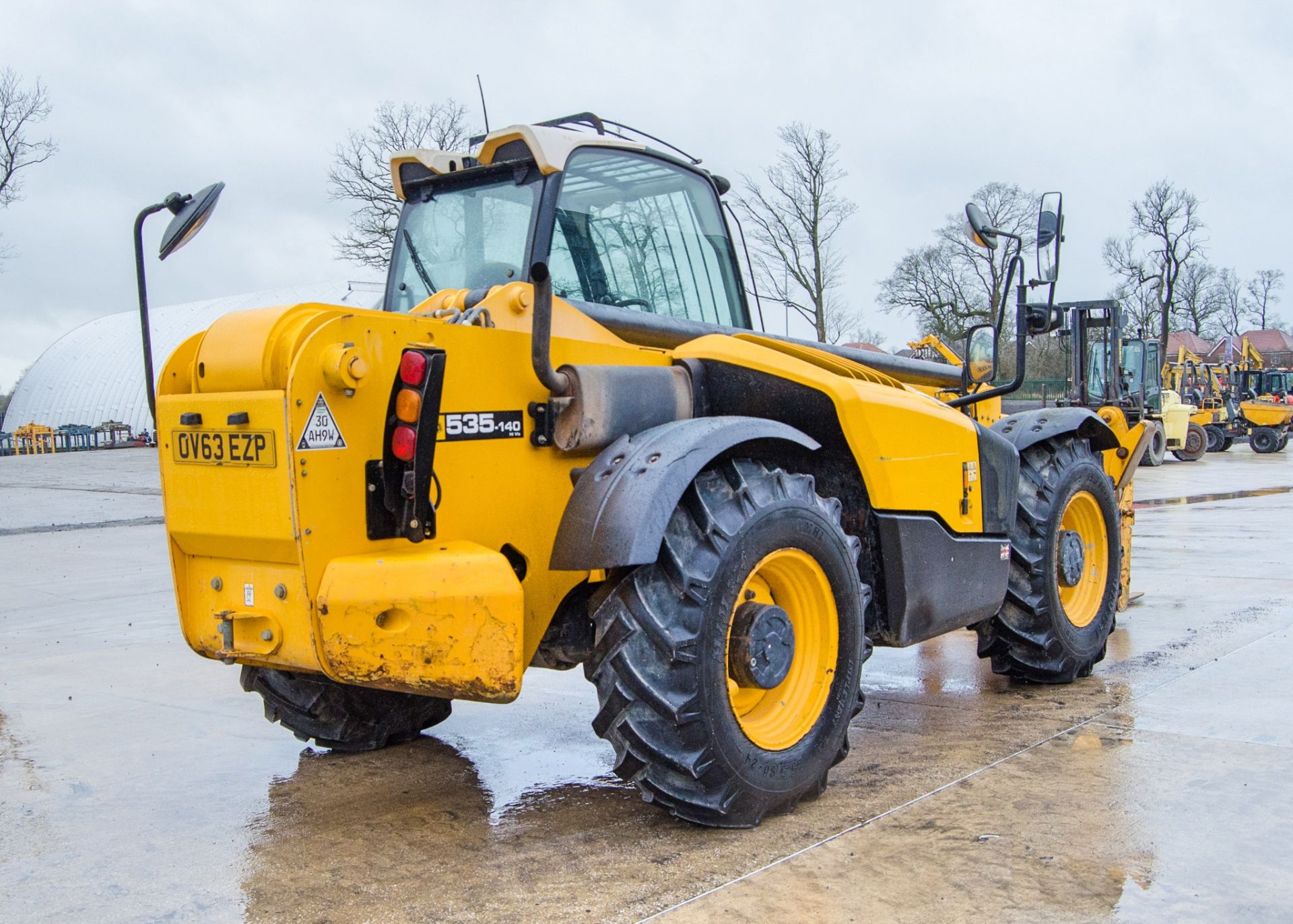 JCB 535-140 Hi-Viz T4i IIIB 14 metre telescopic handler Year: 2013 S/N: 2178333 Recorded Hours: 5812 - Image 3 of 25