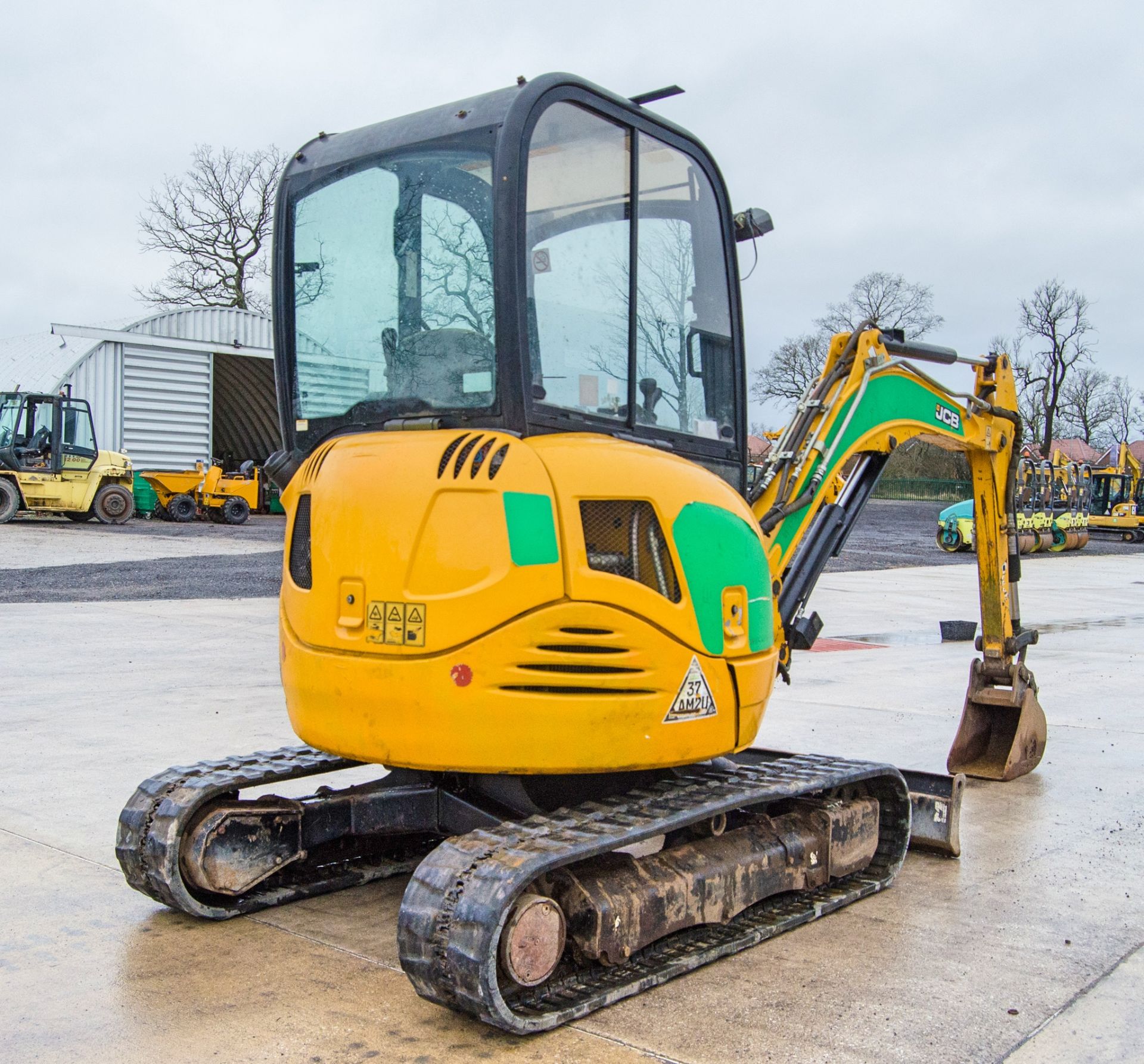 JCB 8025 ZTS 2.5 tonne rubber tracked mini excavator Year: 2015 S/N: 2226812 Recorded Hours: 2476 - Image 3 of 25