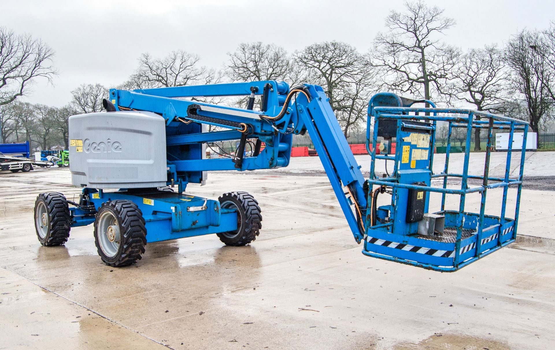 Genie Z45/25J diesel/battery electric 4 wheel drive articulated boom lift access platform Year: 2014 - Image 2 of 19