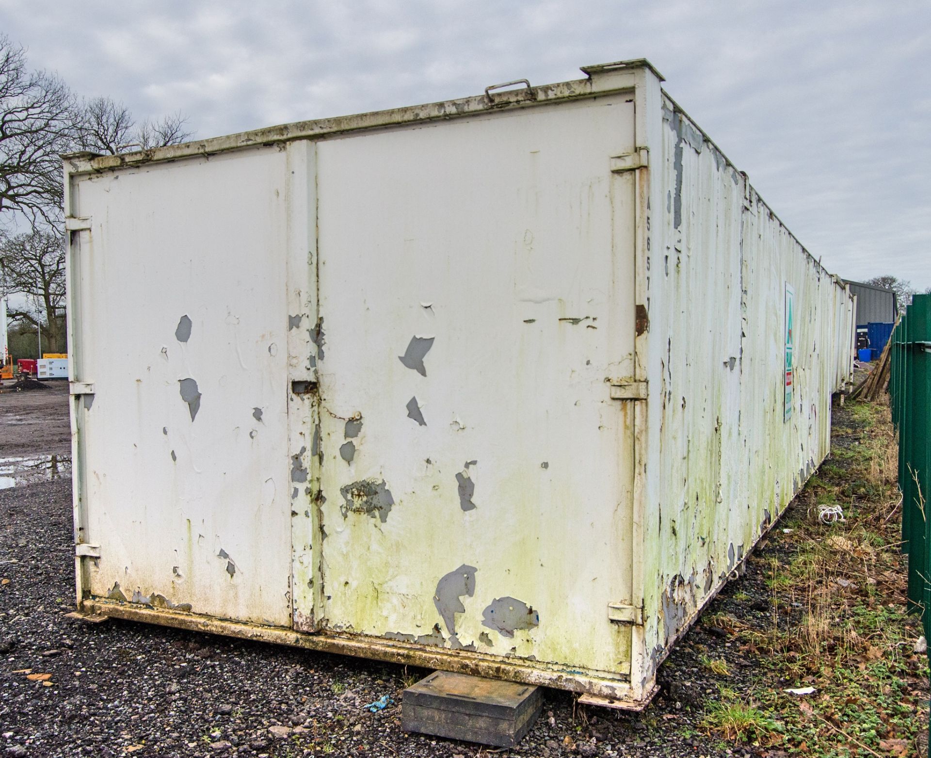 32ft x 10ft steel store site unit A565773 ** No keys but unlocked **