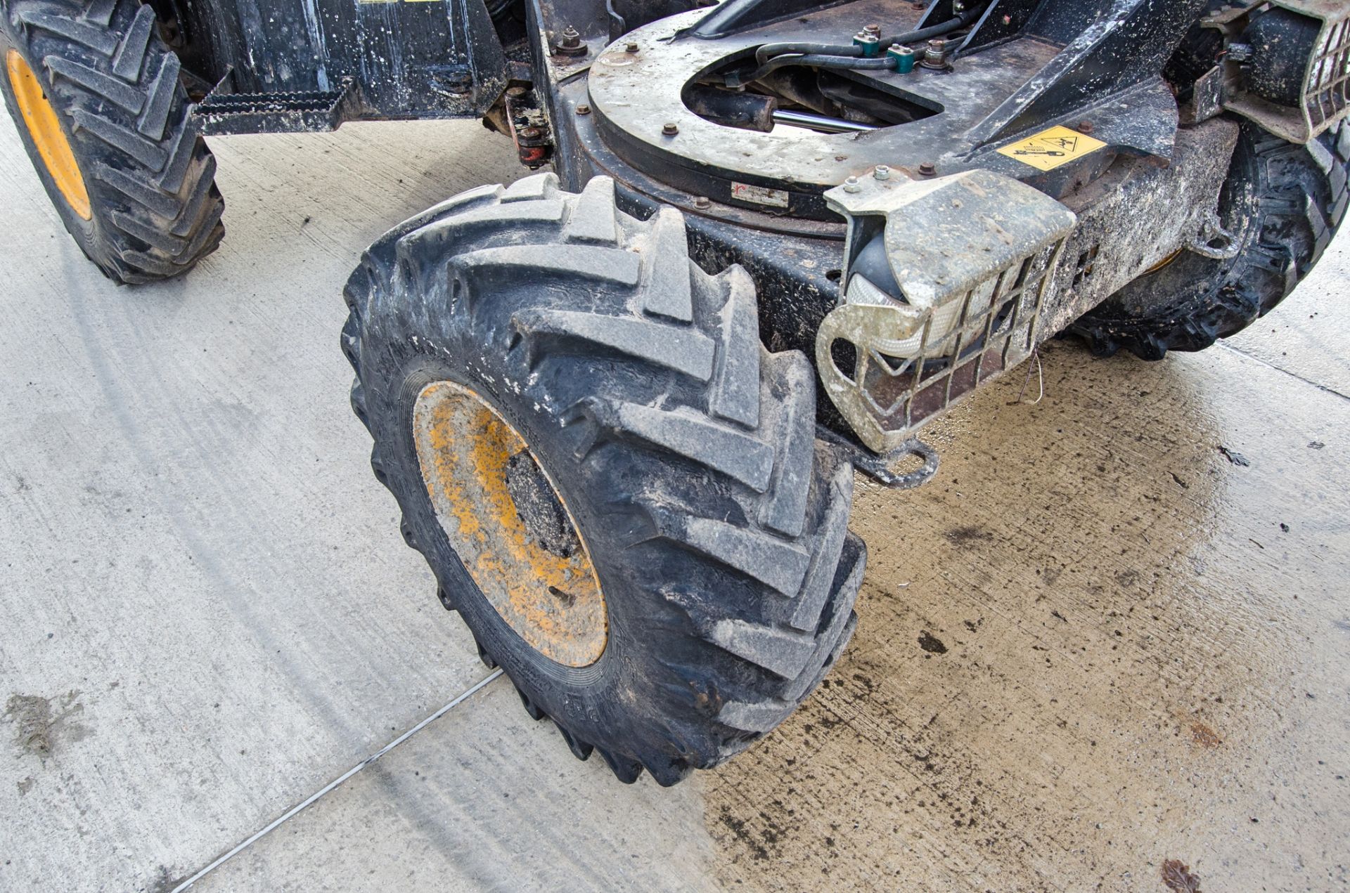 JCB 3 tonne swivel skip dumper Year: 2015 S/N: EFFRF8427 Recorded Hours: 1247 c/w V5C registration - Image 13 of 25