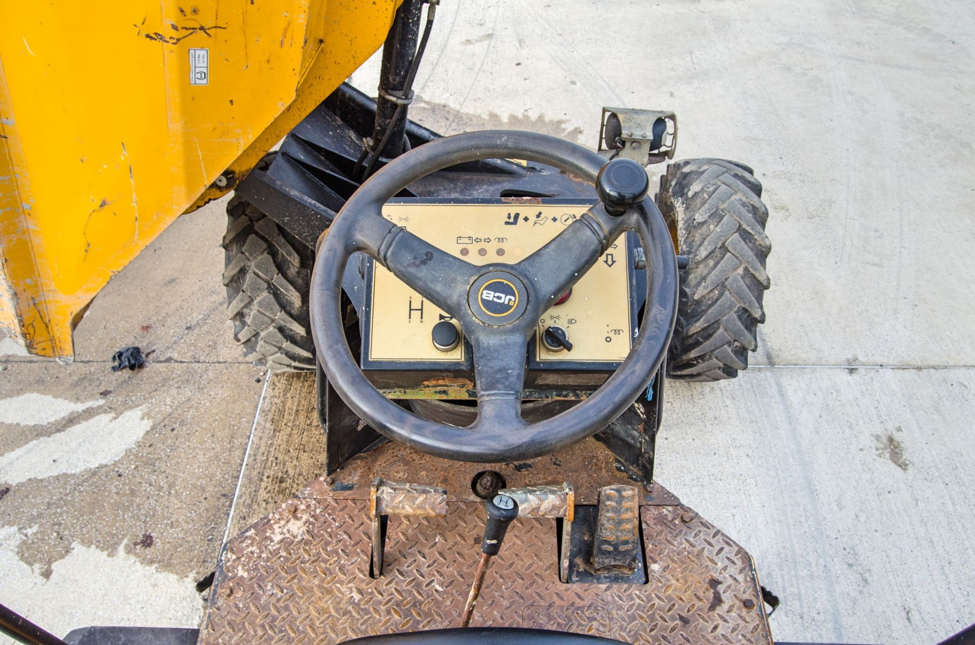 JCB 3 tonne swivel skip dumper Year: 2015 S/N: EFFRF8427 Recorded Hours: 1247 c/w V5C registration - Image 19 of 25