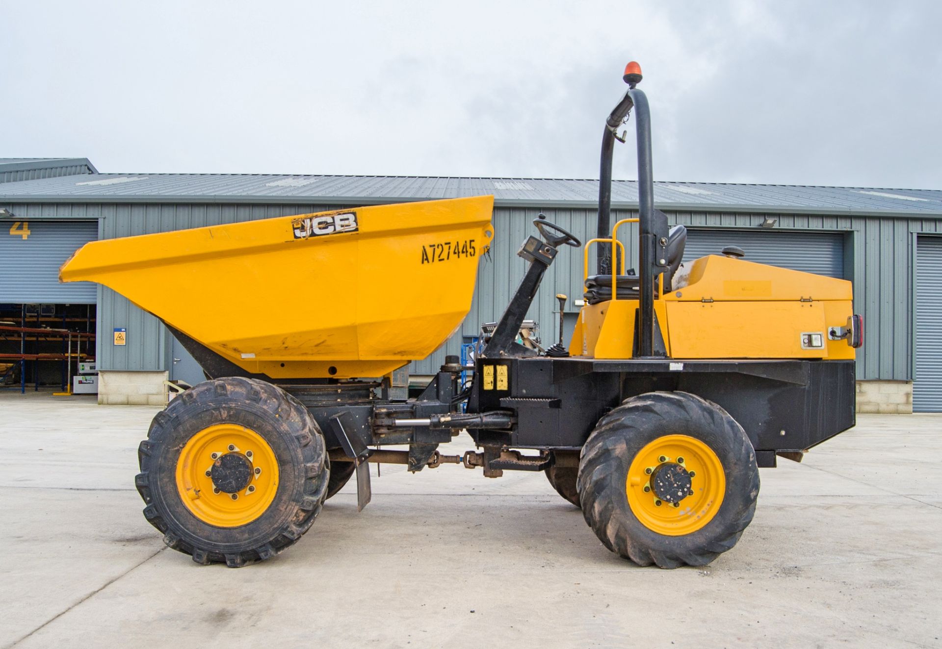 JCB 6 tonne swivel skip dumper Year: 2016 S/N: EGGRL9759 Recorded Hours: 1796 A727445 c/w V5C - Image 7 of 22