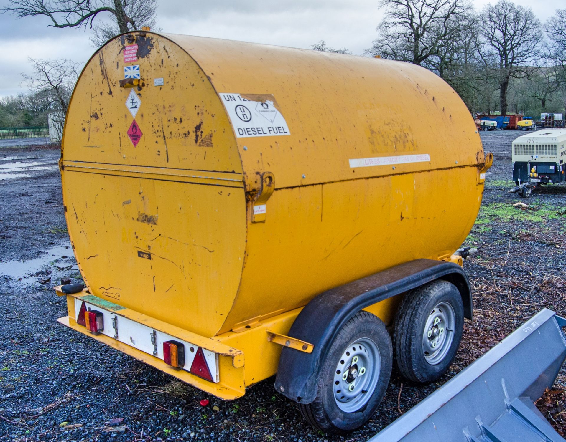 Trailer Engineering 2140 litre tandem axle fast tow bunded fuel bowser c/w manual pump, delivery - Image 3 of 7