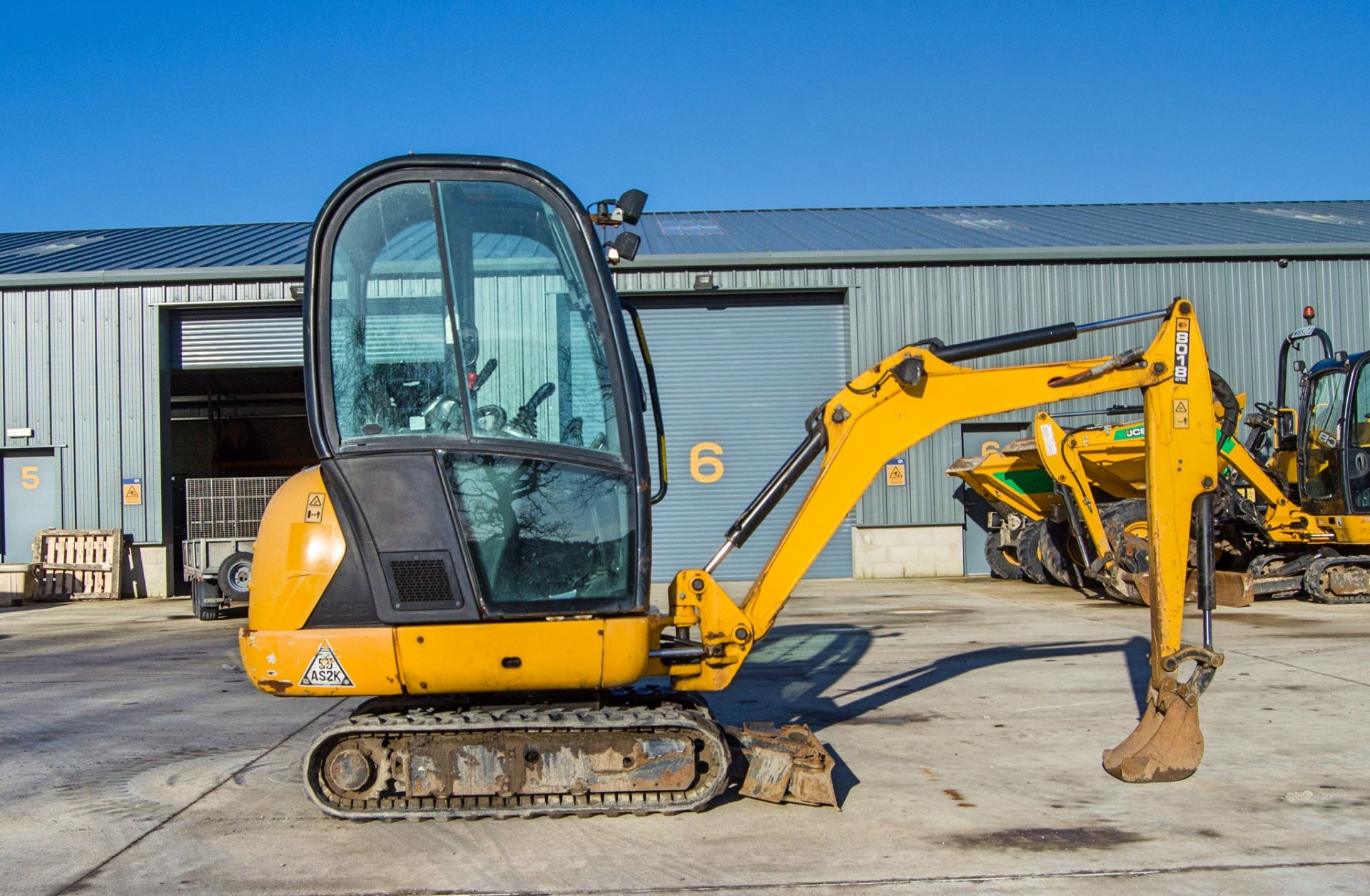 JCB 8018 CTS 1.5 tonne rubber tracked mini excavator Year: 2017 S/N: 2583538 Recorded Hours: 1950 - Image 8 of 26