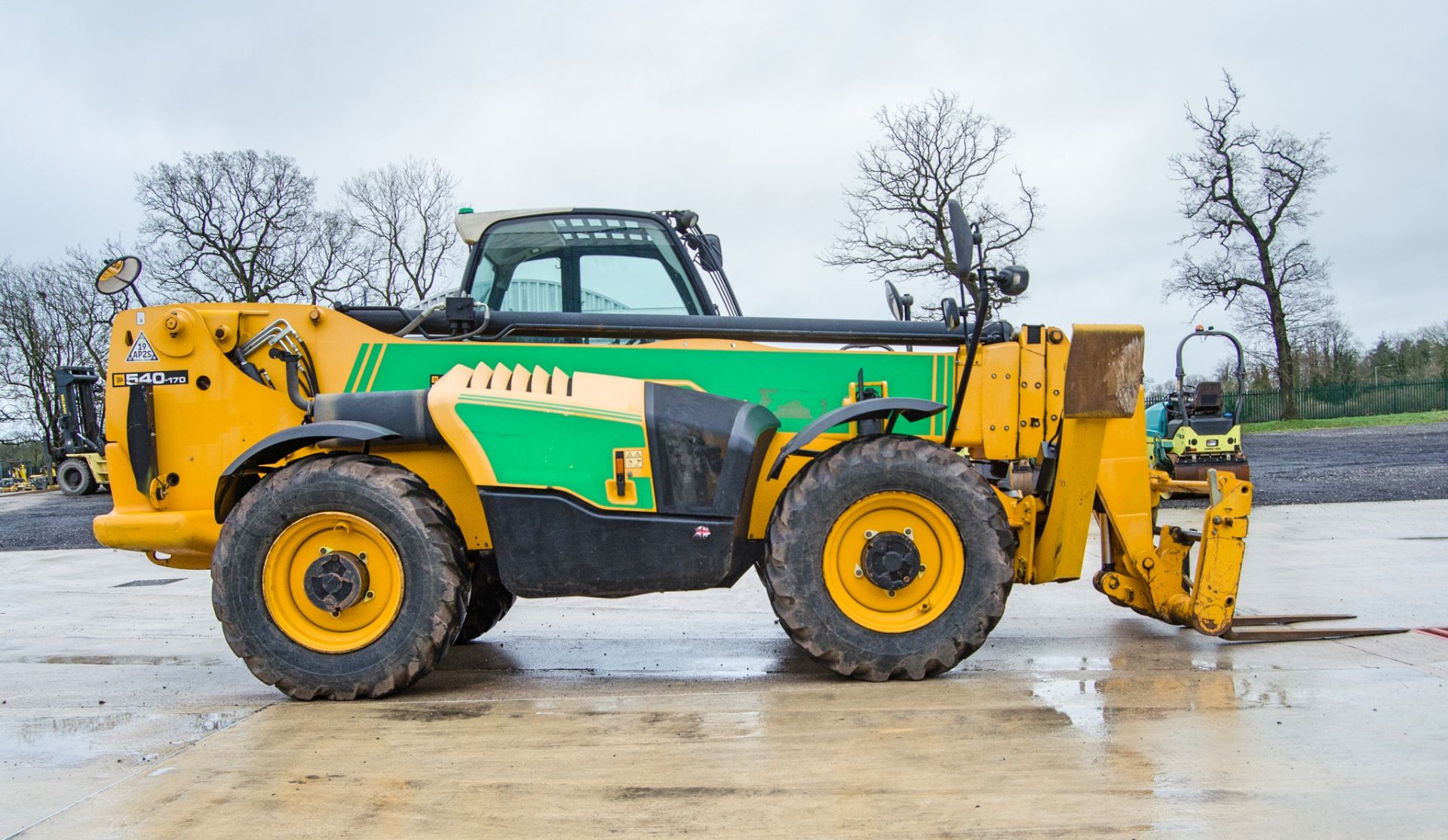 JCB 540-170 T4 IV 17 metre telescopic handler Year: 2016 S/N: 2466177 Recorded Hours: 4145 c/w - Image 7 of 27