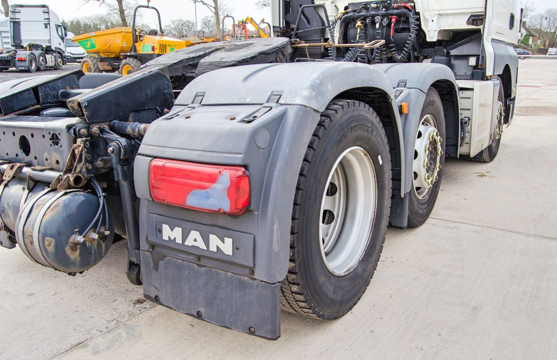 MAN TGX 26.440 Euro 6 tractor unit Registration Number: DF65 PXU Date of Registration: 02/12/2015 - Image 12 of 27