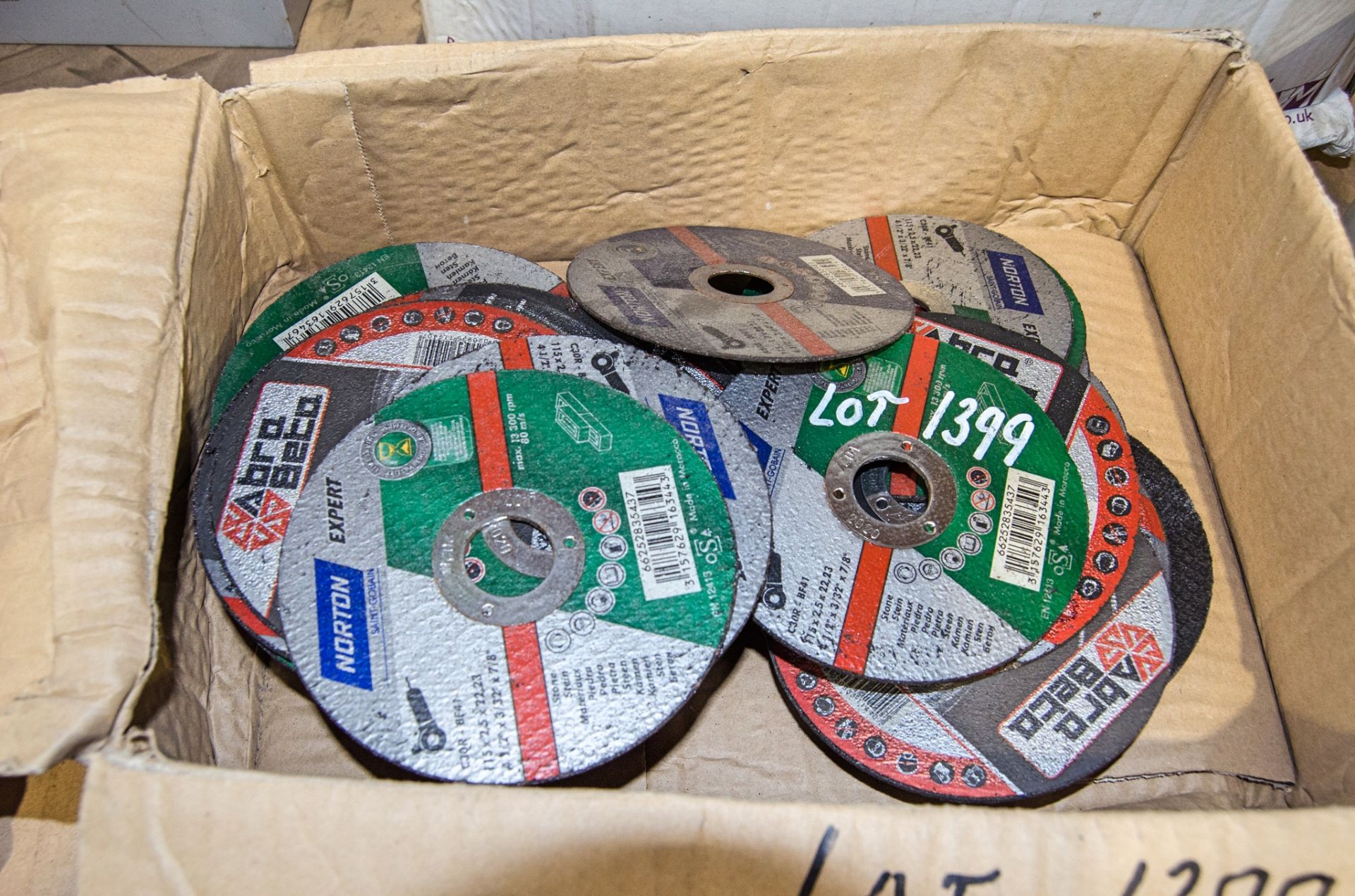 Quantity of 115mm cutting discs