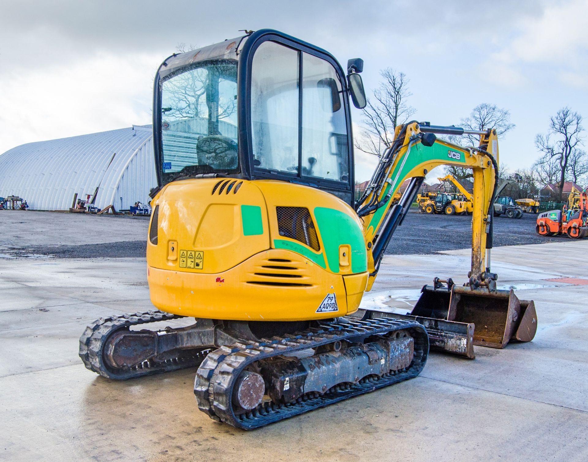 JCB 8030 3 tonne rubber tracked excavator Year: 2017 S/N: 2432696 Recorded Hours: 2867 c/w V5C - Image 3 of 25