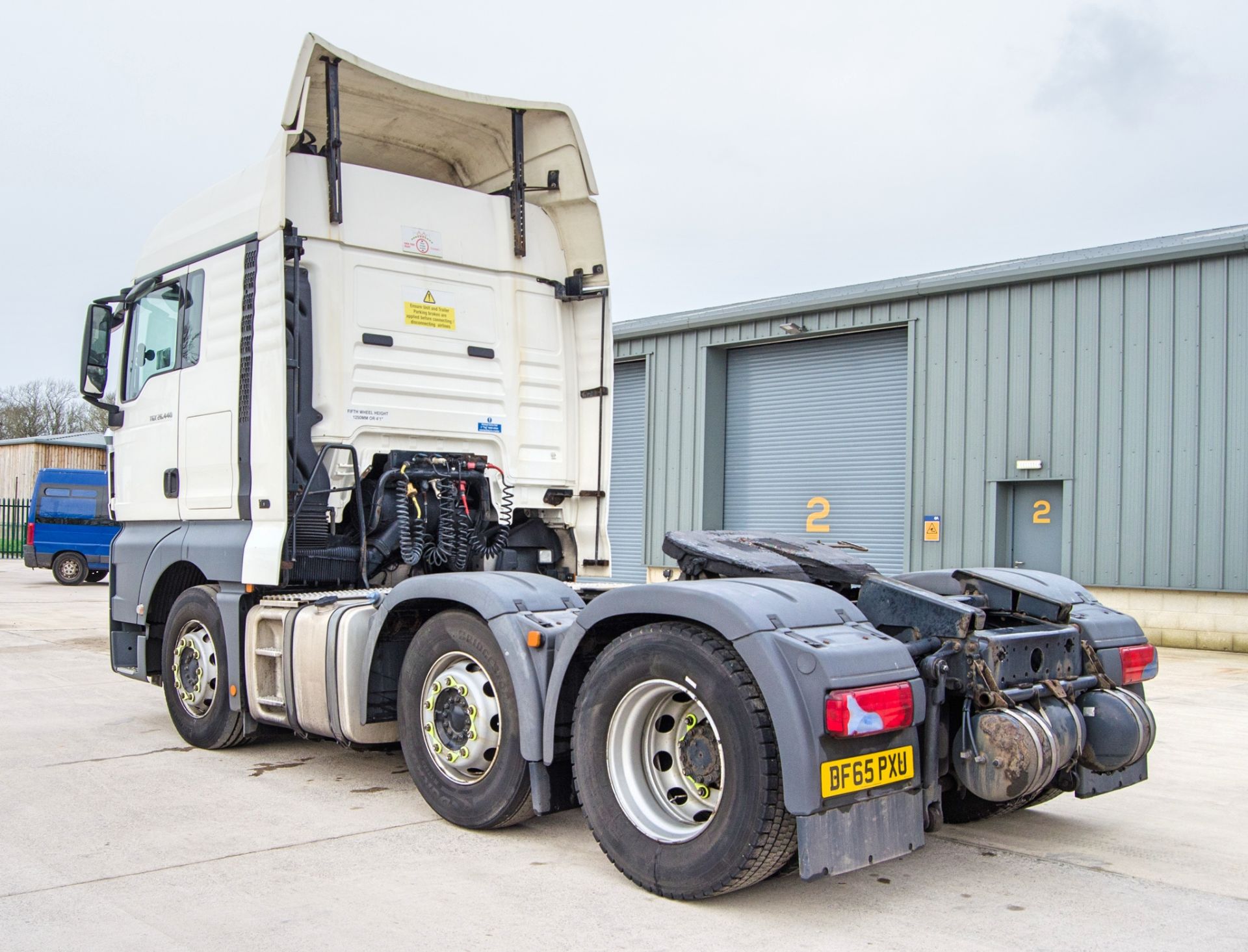 MAN TGX 26.440 Euro 6 tractor unit Registration Number: DF65 PXU Date of Registration: 02/12/2015 - Image 4 of 27