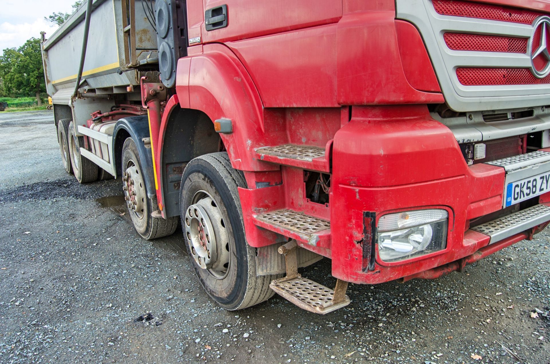 Mercedes Benz Axor 3240K 8x4 32 tonne grab tipper lorry Registration Number: GK58 ZYF Date of - Image 10 of 35