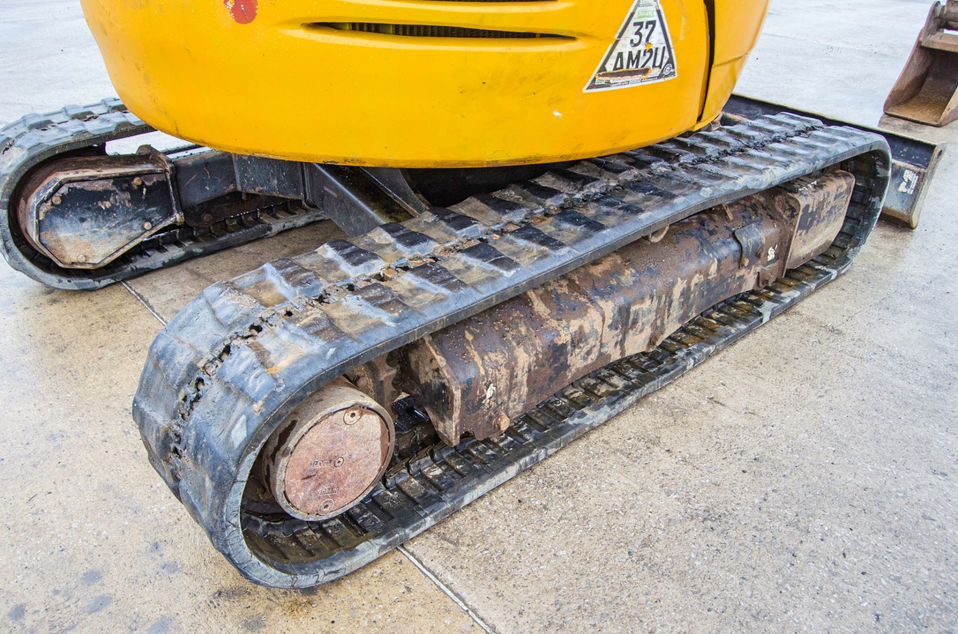 JCB 8025 ZTS 2.5 tonne rubber tracked mini excavator Year: 2015 S/N: 2226812 Recorded Hours: 2476 - Image 9 of 25