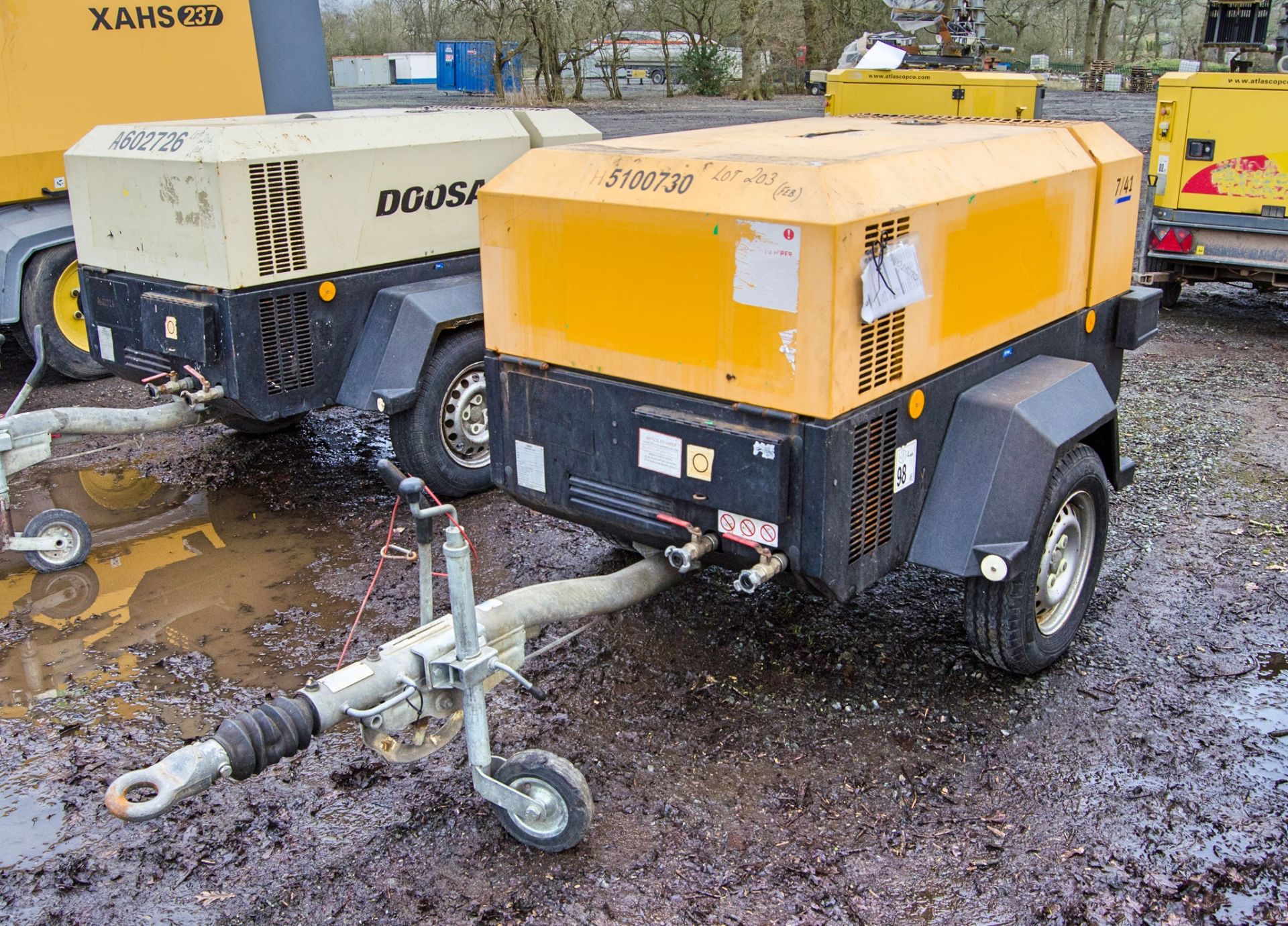 Doosan 7/41 diesel driven fast tow mobile air compressor Year: 2013 S/N: 431907 Recorded Hours: 1445