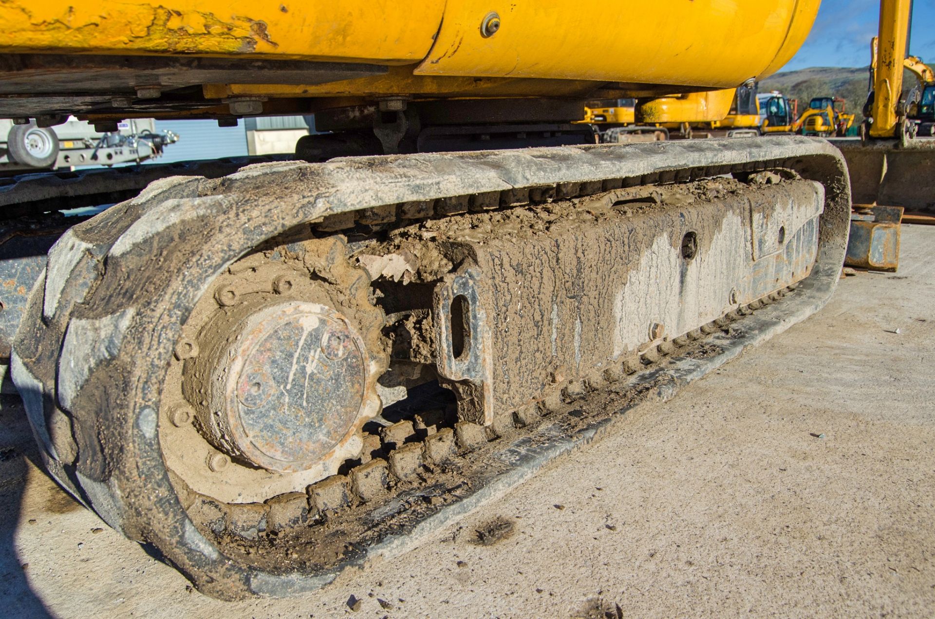 JCB 8018 CTS 1.5 tonne rubber tracked mini excavator Year: 2017 S/N: 2583619 Recorded Hours: 2700 - Image 12 of 26