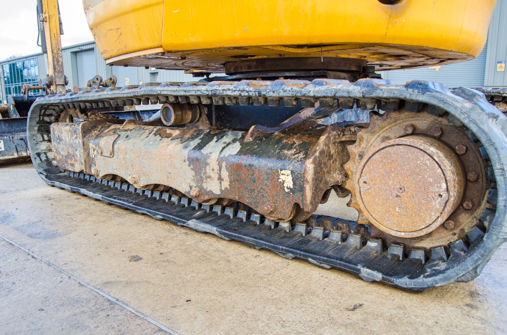 JCB 8030 3 tonne rubber tracked excavator Year: 2017 S/N: 2432696 Recorded Hours: 2867 c/w V5C - Image 12 of 25