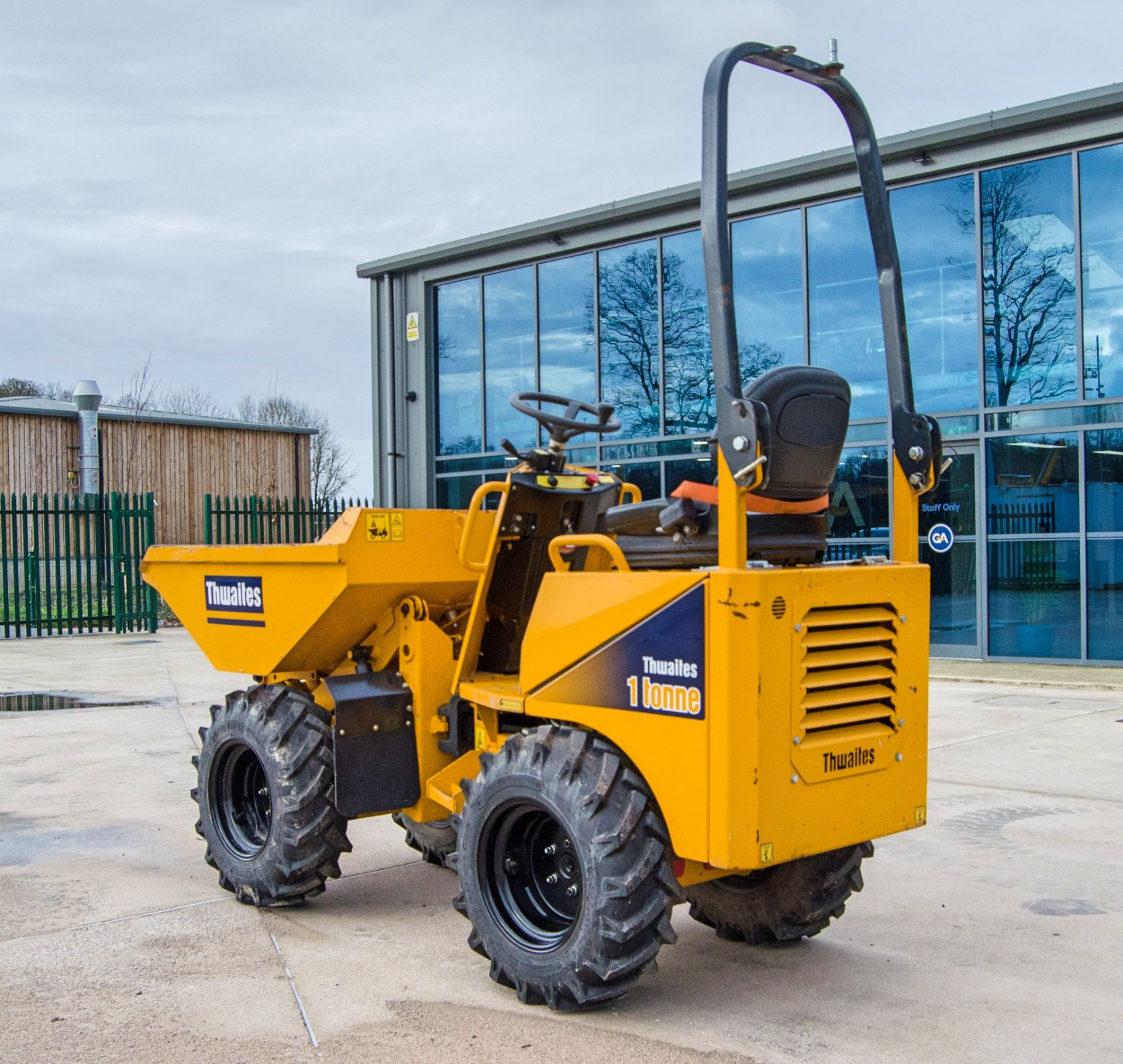 Thwaites 1 tonne Hi-tip dumper Year: 2021 S/N: 101F4617 Recorded Hours: 192 2108TWT902 - Image 4 of 21