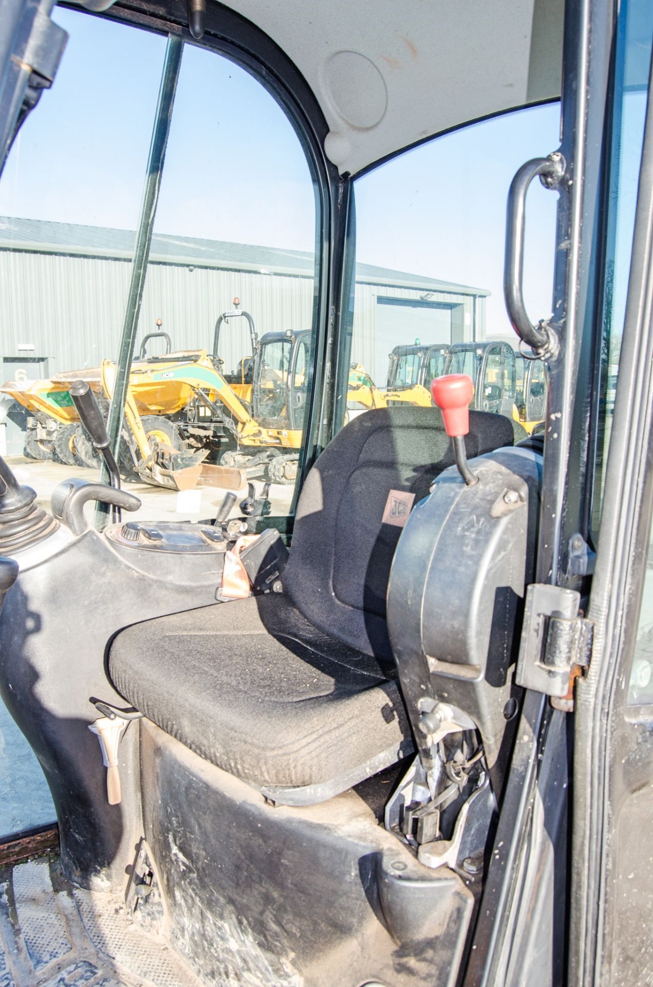 JCB 8018 CTS 1.5 tonne rubber tracked mini excavator Year: 2017 S/N: 2583538 Recorded Hours: 1950 - Image 21 of 26