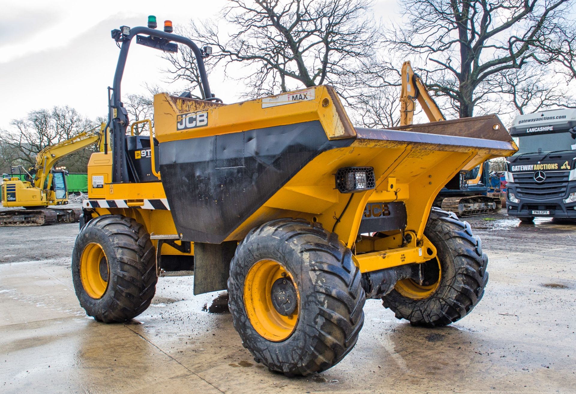 JCB 9 tonne straight skip dumper Year of manufacture: 2018 S/N: 2780314 Recorded Hours: 2000 c/w V5C - Image 2 of 24