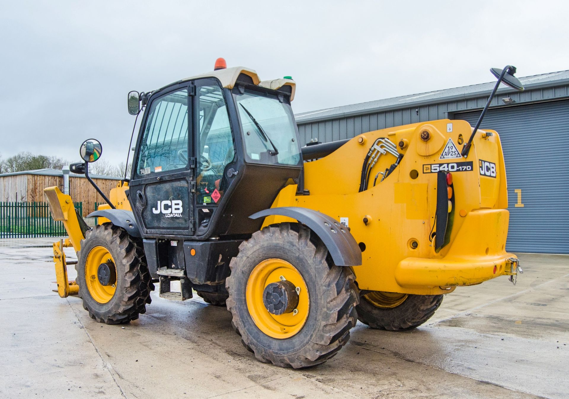 JCB 540-170 T4 IV 17 metre telescopic handler Year: 2016 S/N: 2466177 Recorded Hours: 4145 c/w - Image 4 of 27