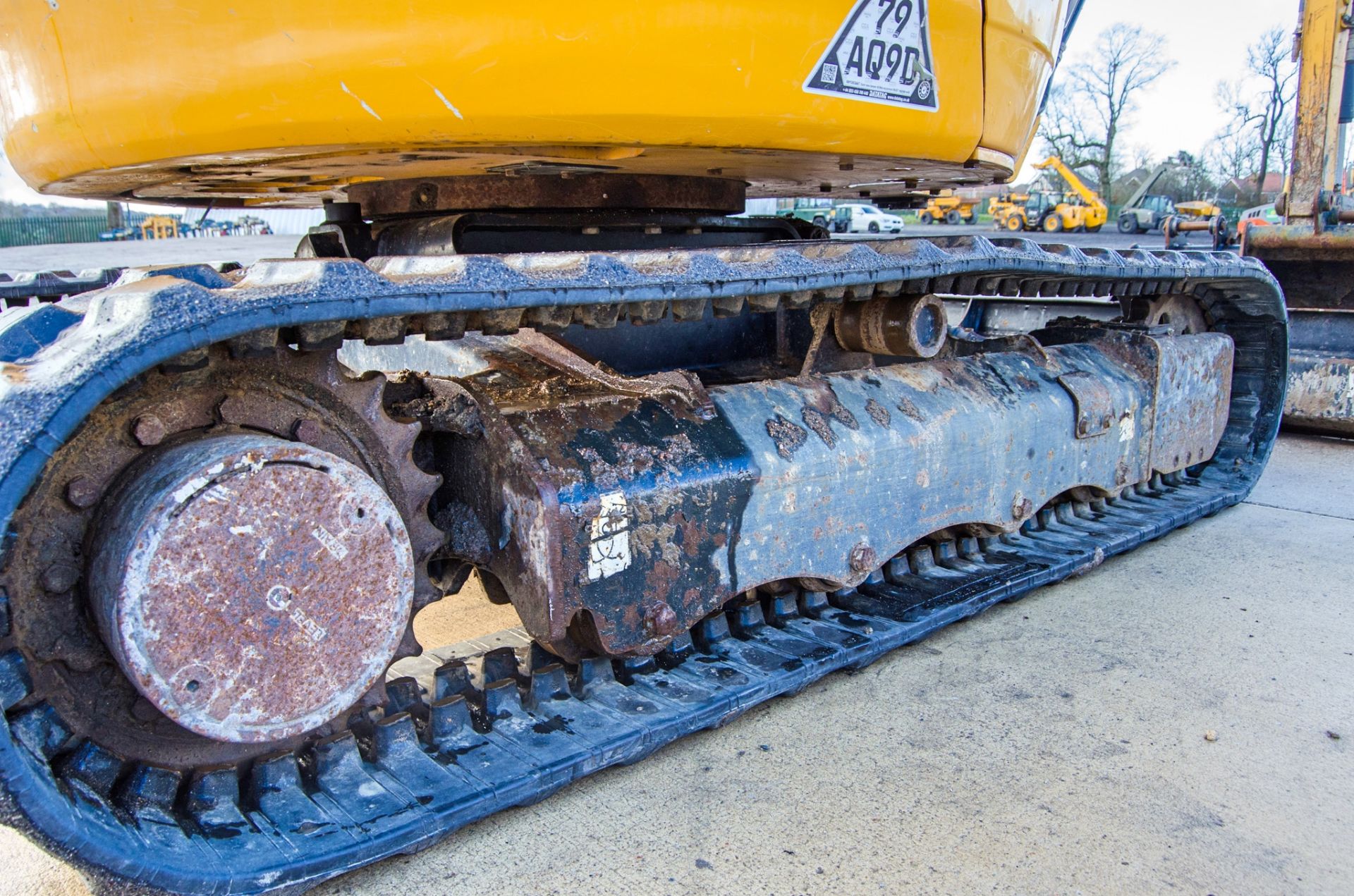 JCB 8030 3 tonne rubber tracked excavator Year: 2017 S/N: 2432696 Recorded Hours: 2867 c/w V5C - Image 10 of 25